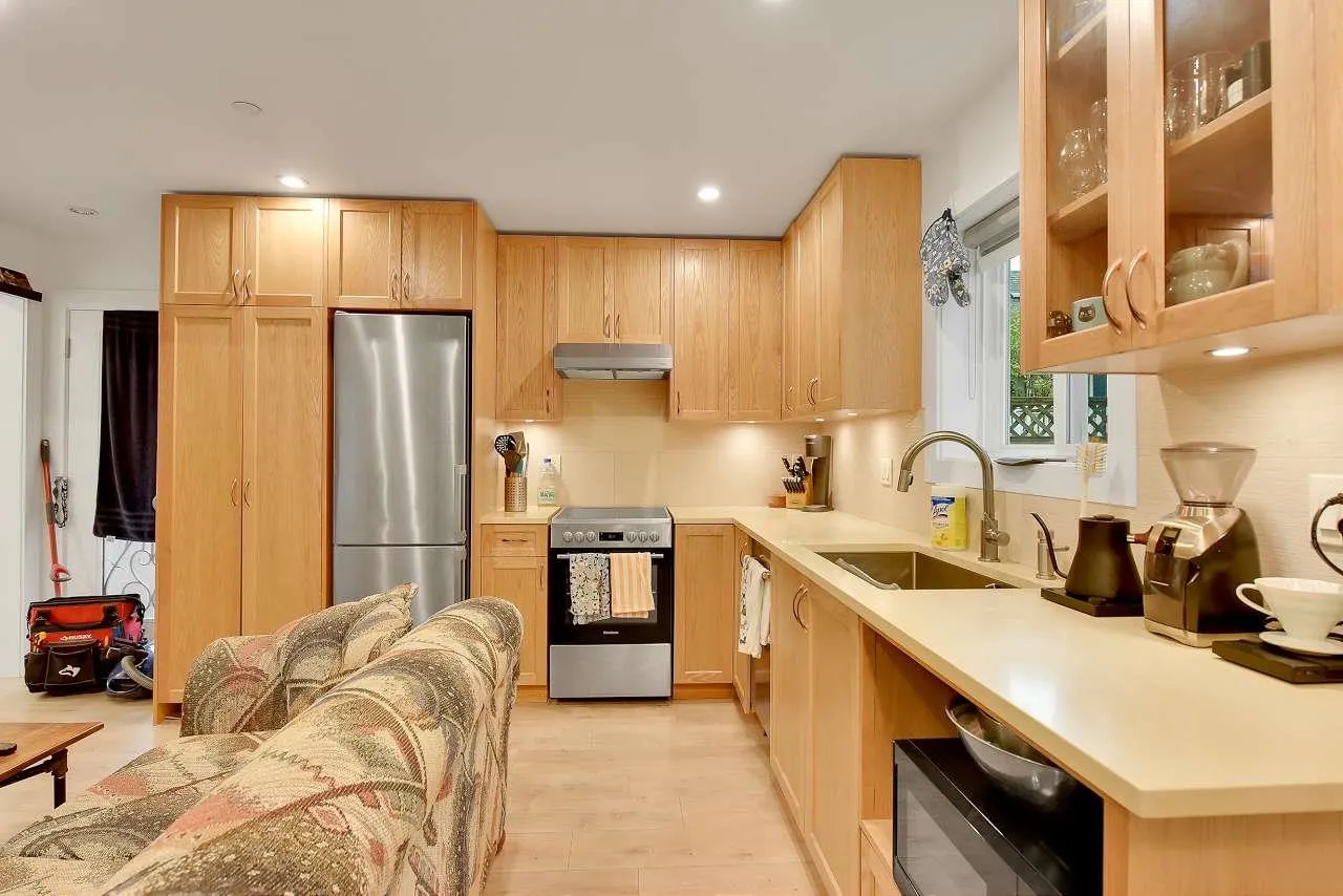 638 W 17th Avenue