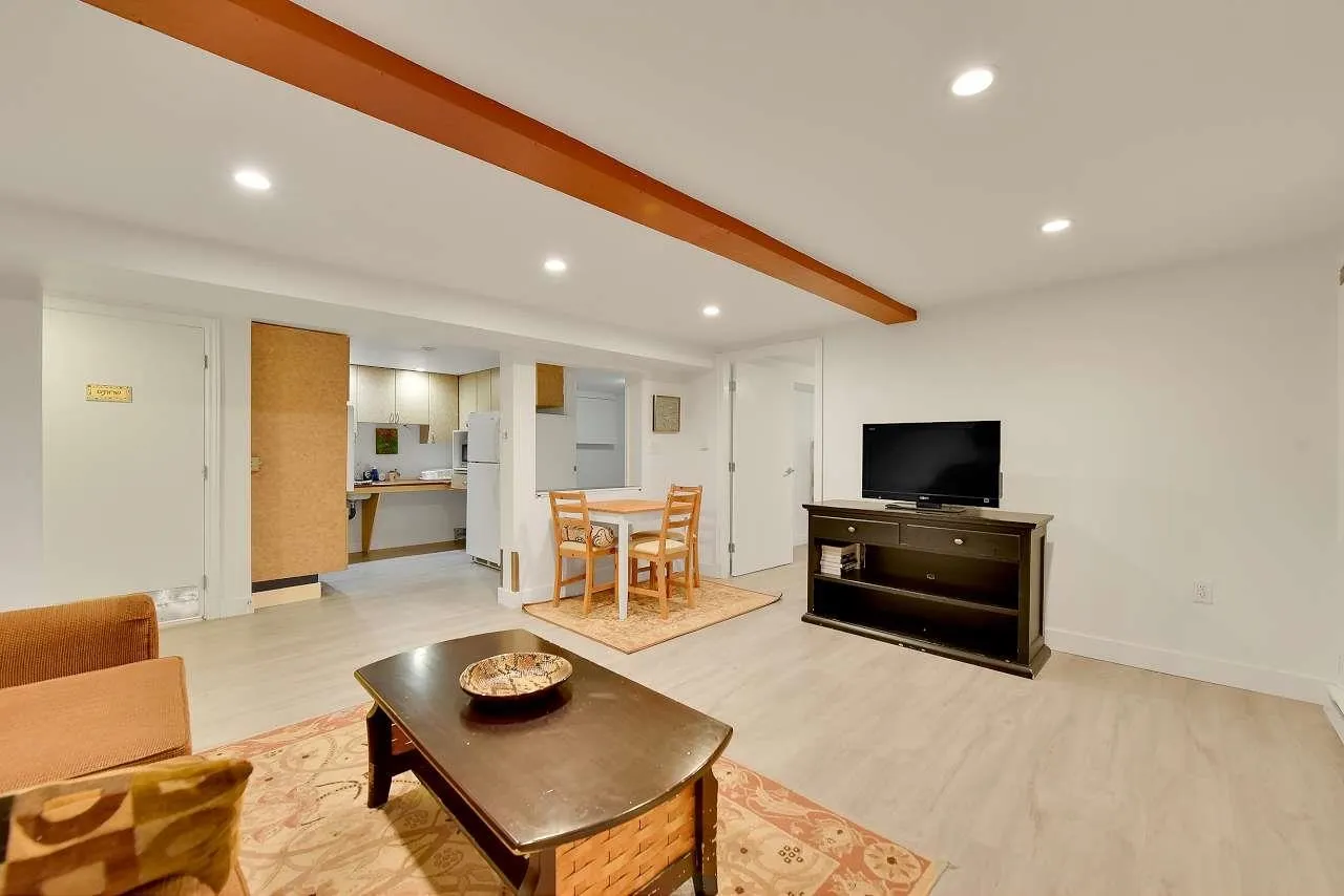 638 W 17th Avenue