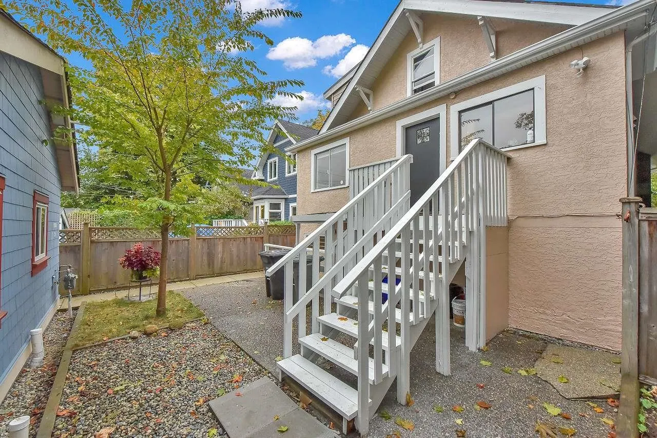 638 W 17th Avenue