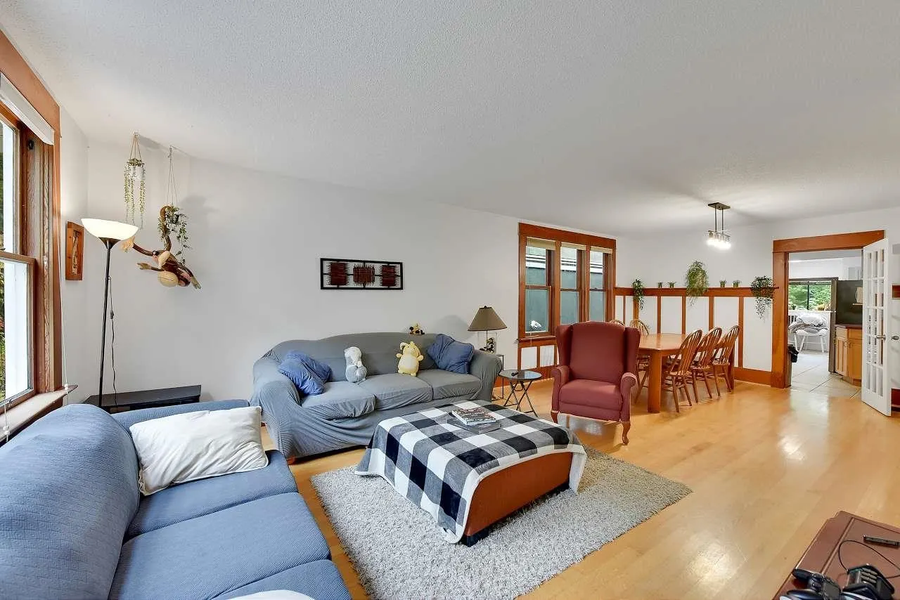 638 W 17th Avenue