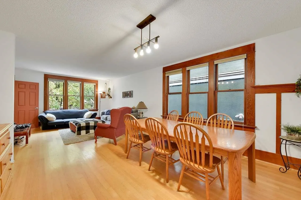 638 W 17th Avenue