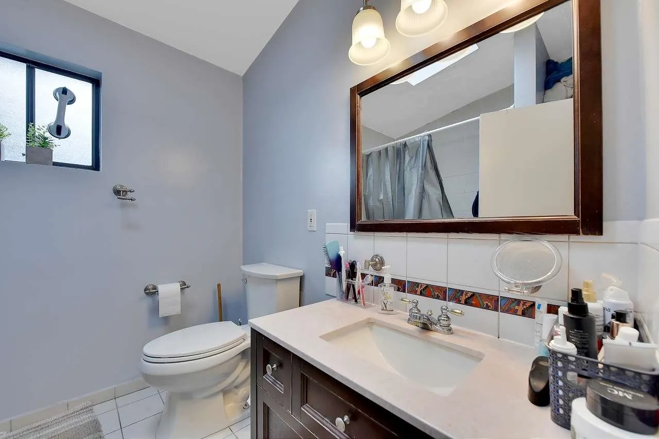 638 W 17th Avenue