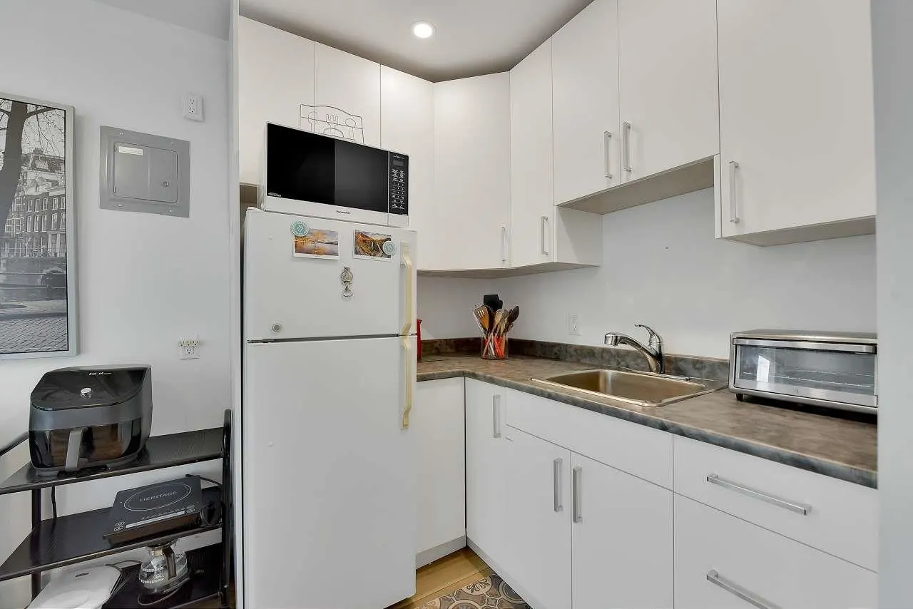 638 W 17th Avenue
