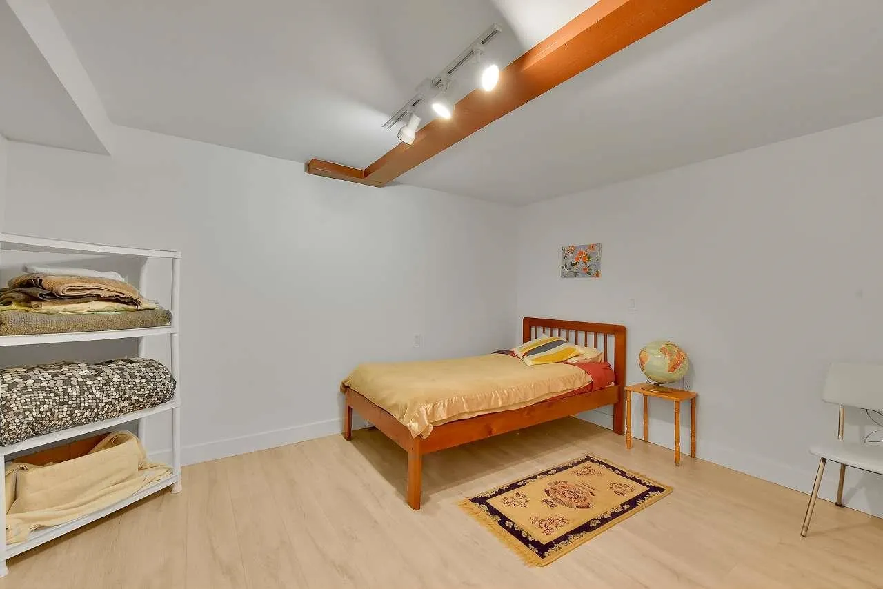 638 W 17th Avenue