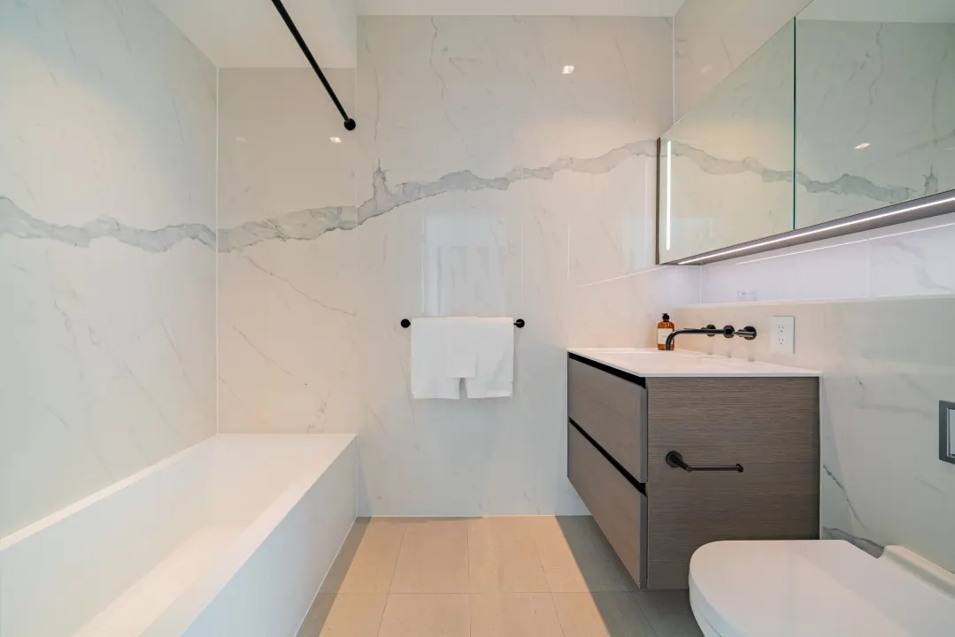 2603 620 Cardero Street