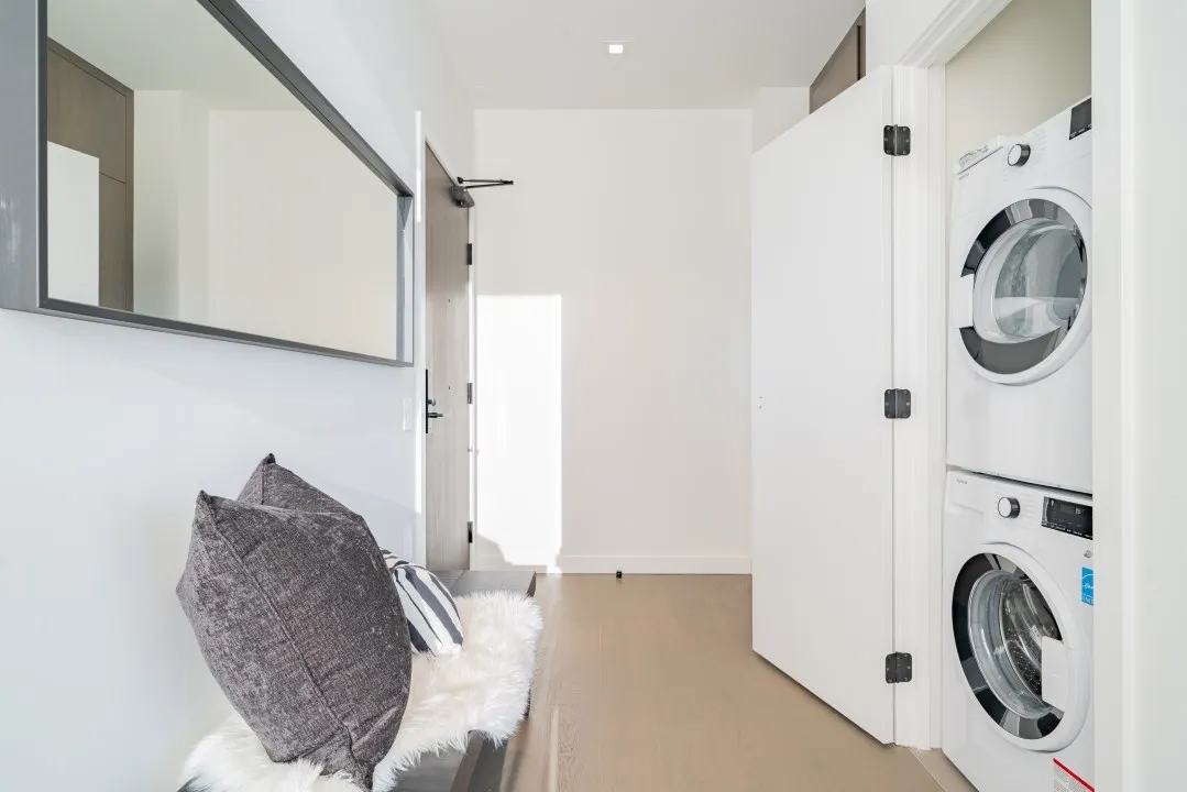 2603 620 Cardero Street