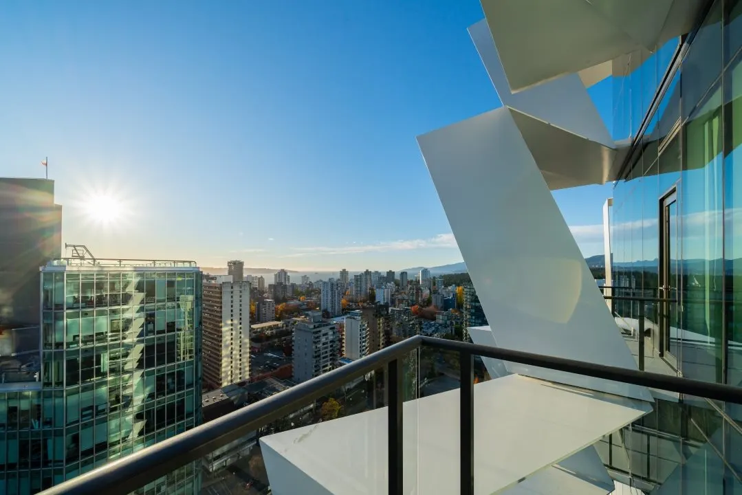 2603 620 Cardero Street