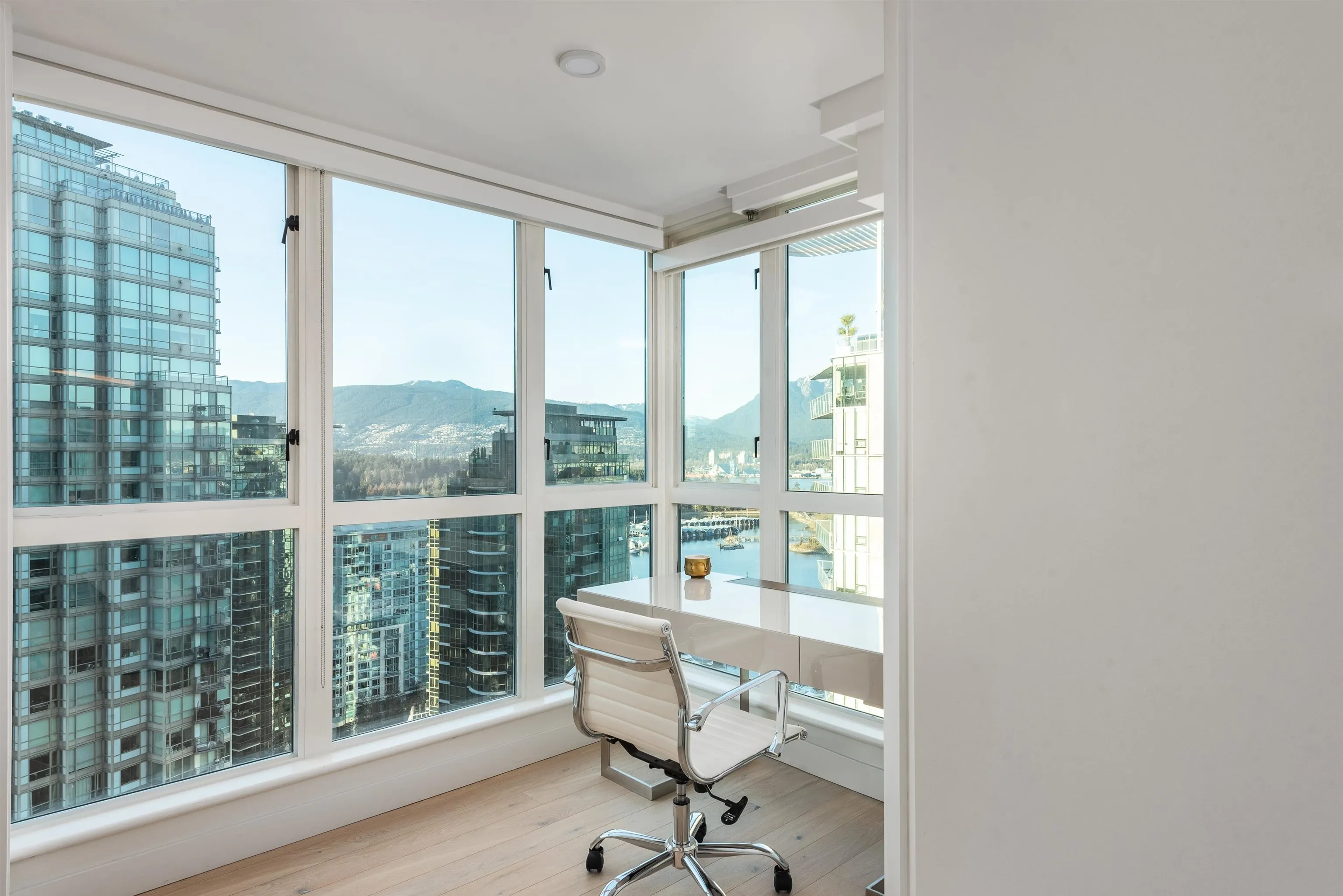 2601 1238 Melville Street