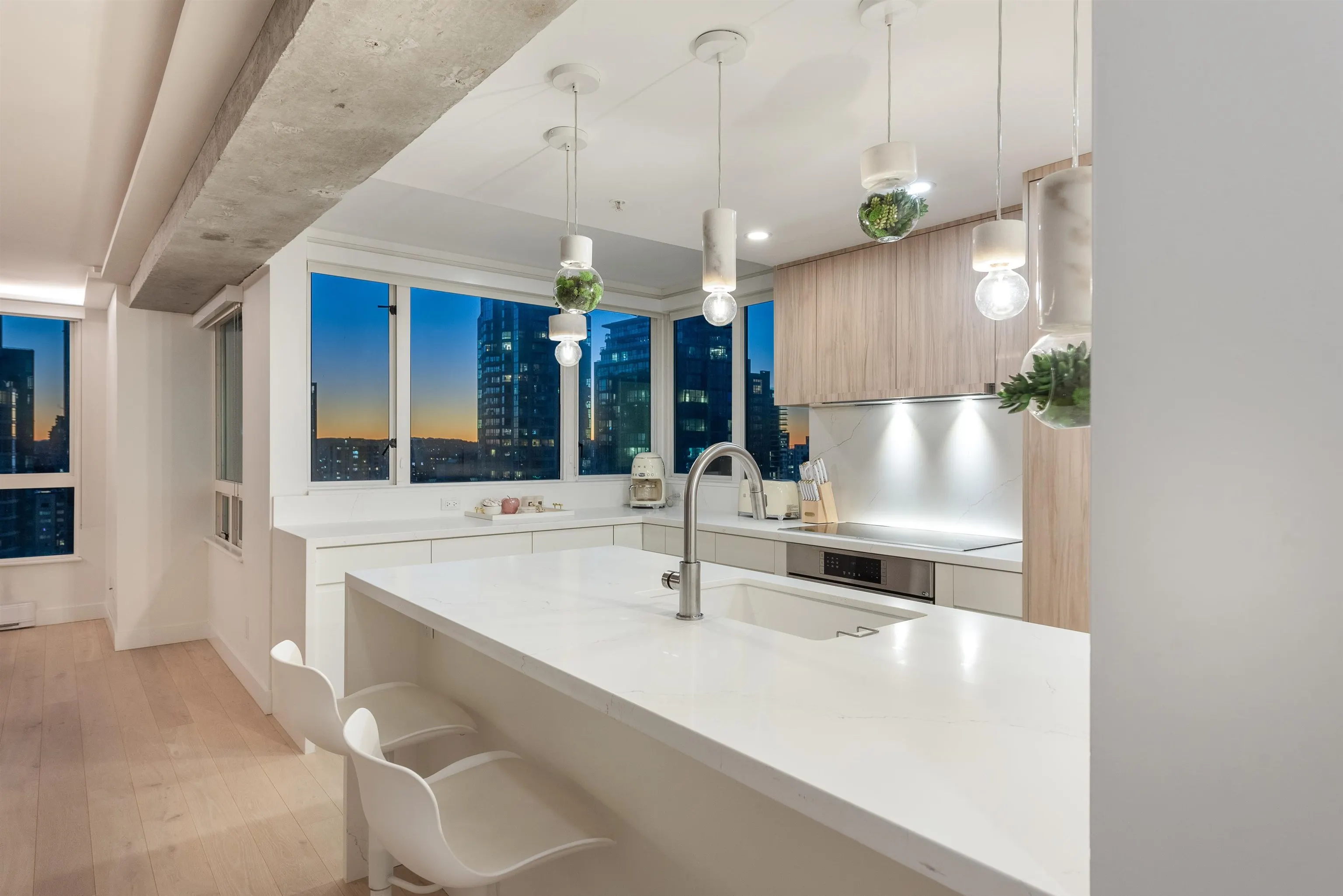 2601 1238 Melville Street