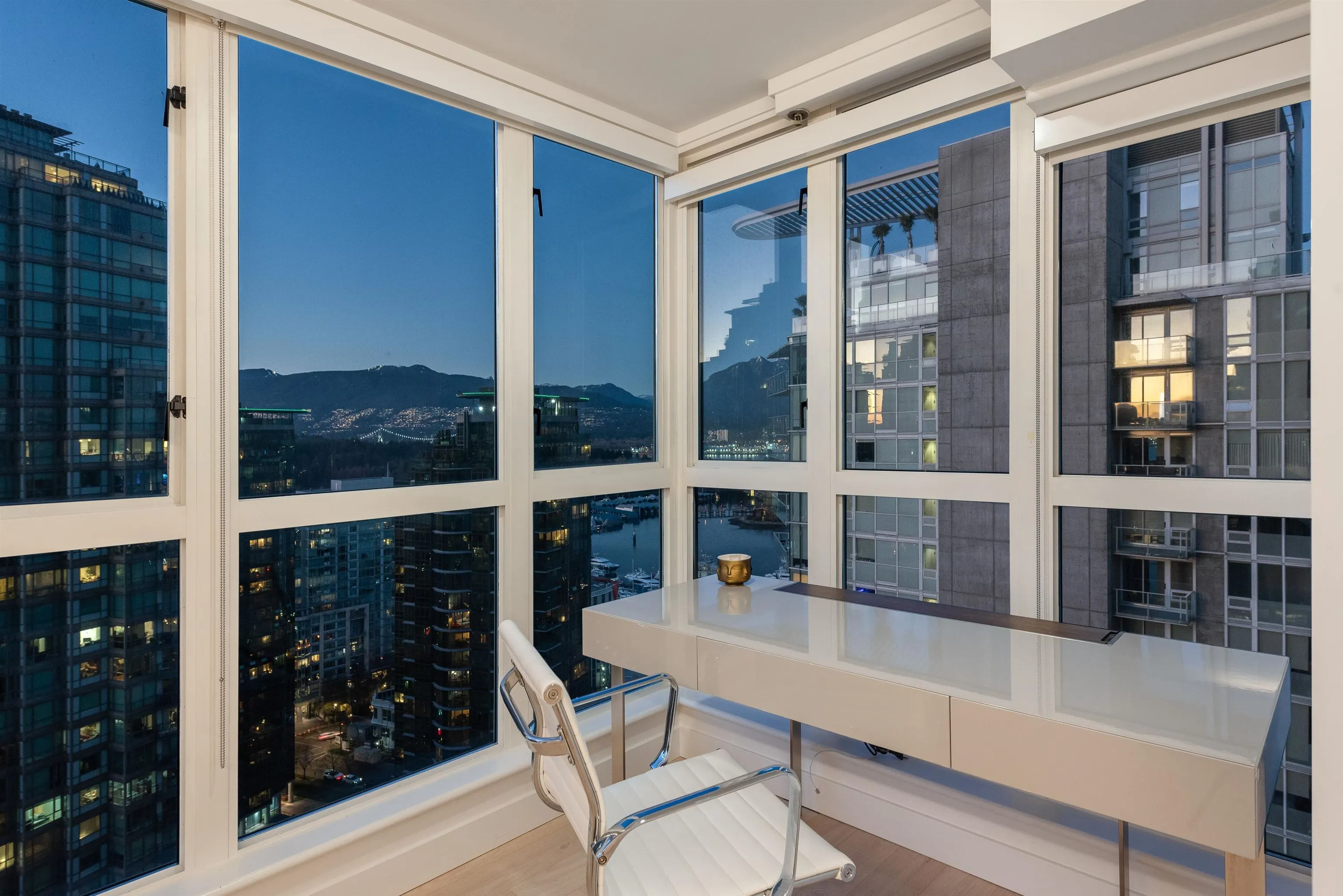 2601 1238 Melville Street