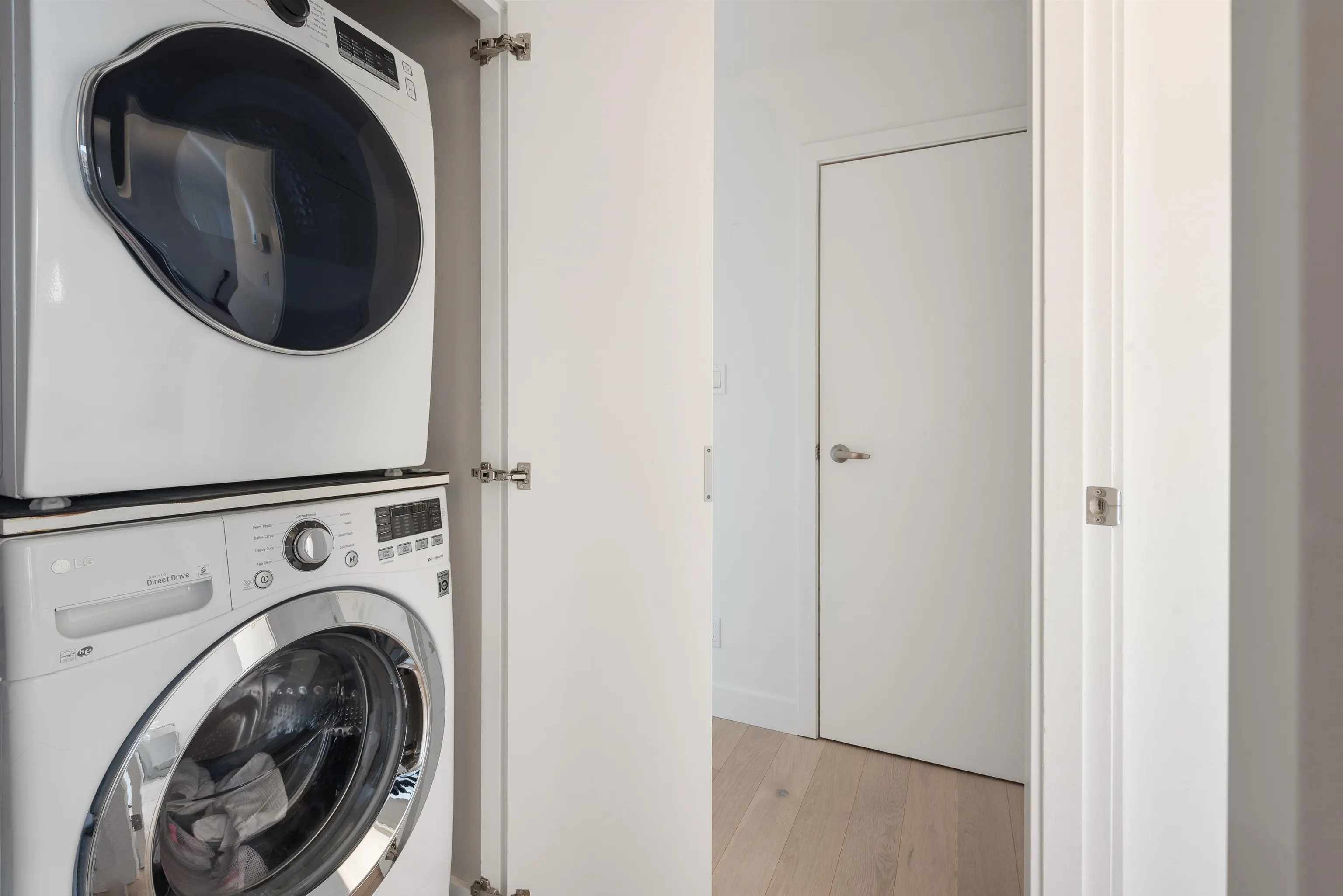 2601 1238 Melville Street