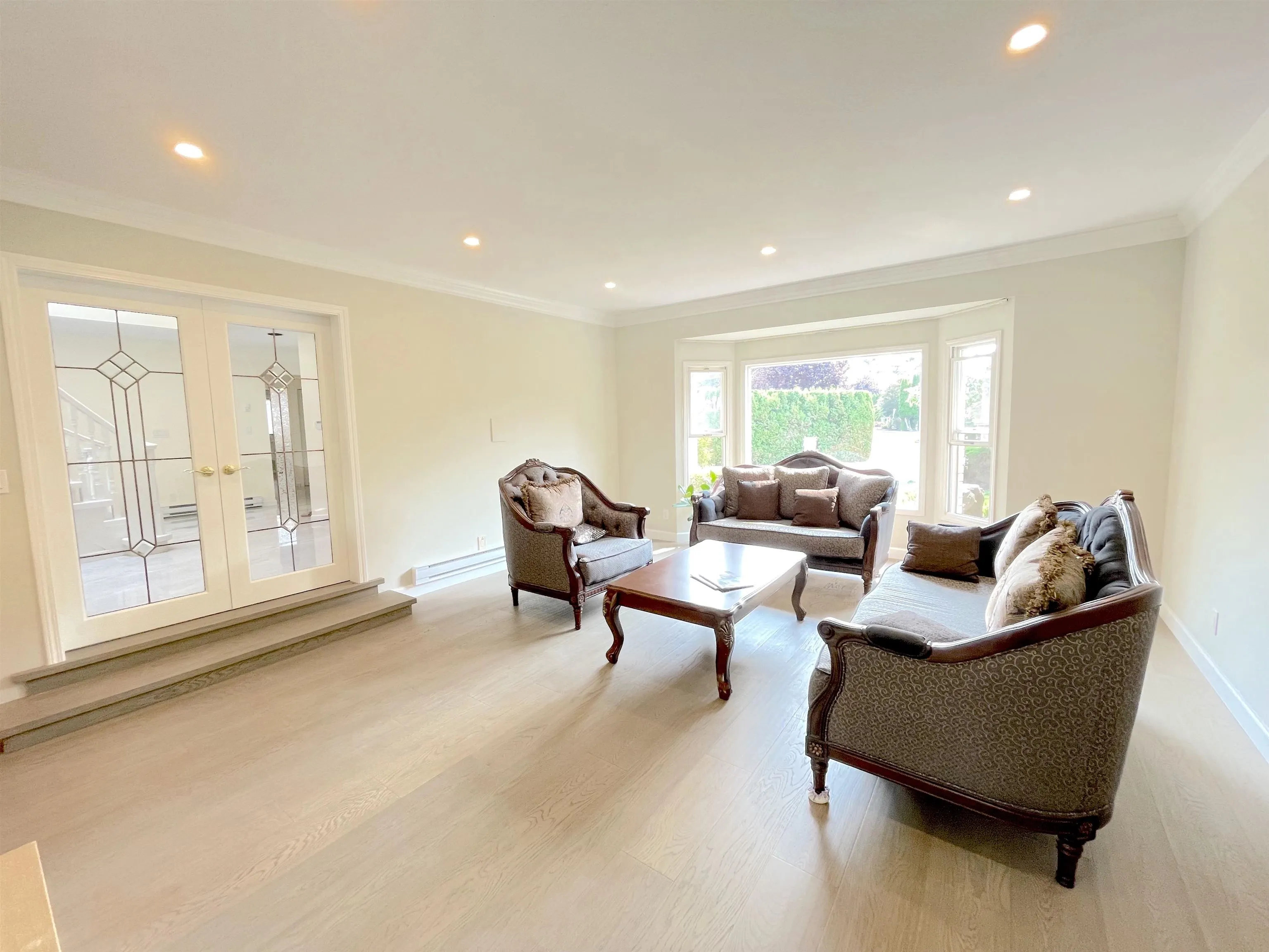 7371 Sunnymede Crescent