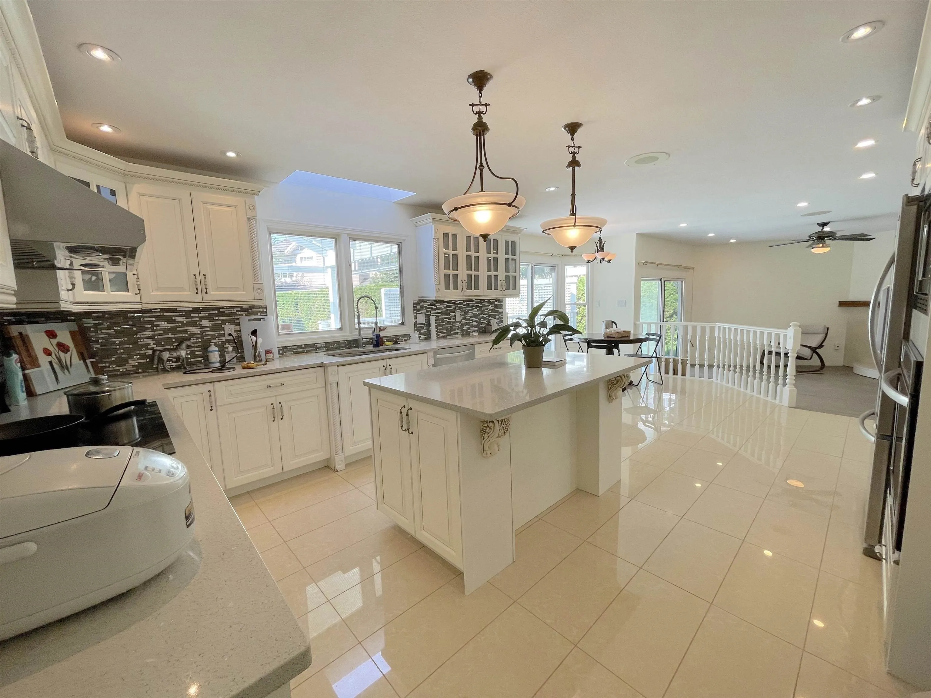 7371 Sunnymede Crescent