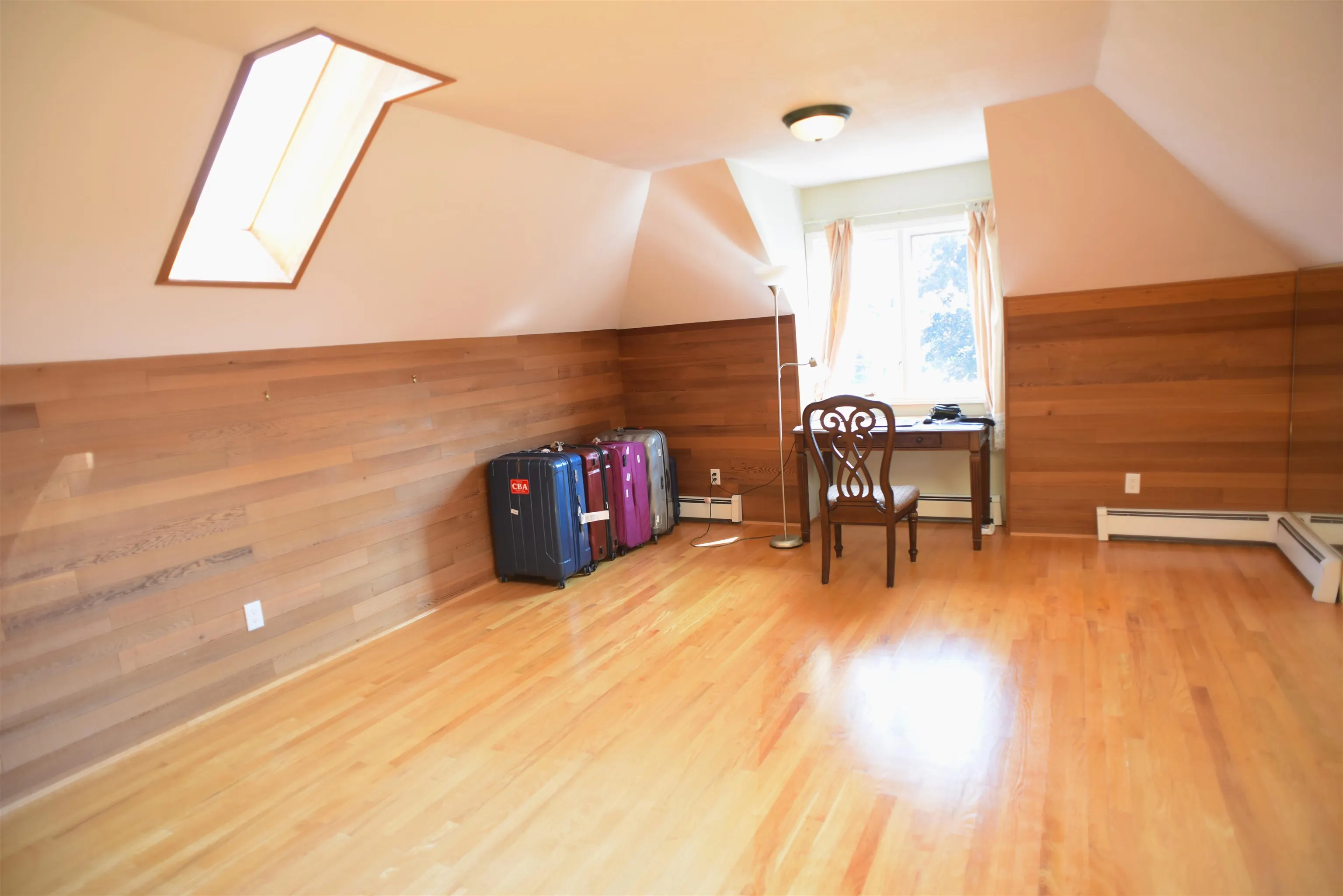 7371 Sunnymede Crescent