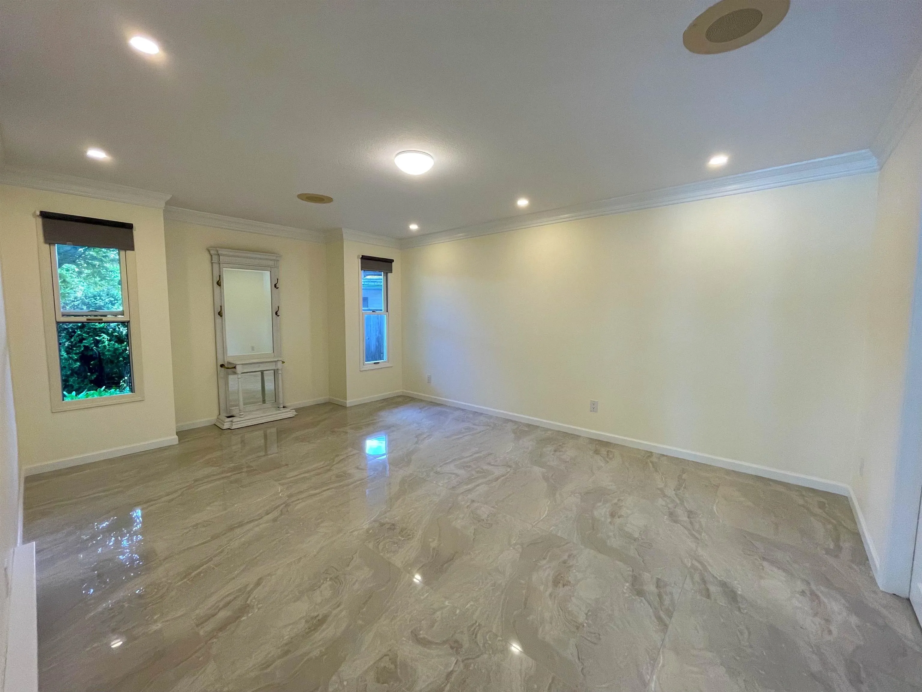 7371 Sunnymede Crescent