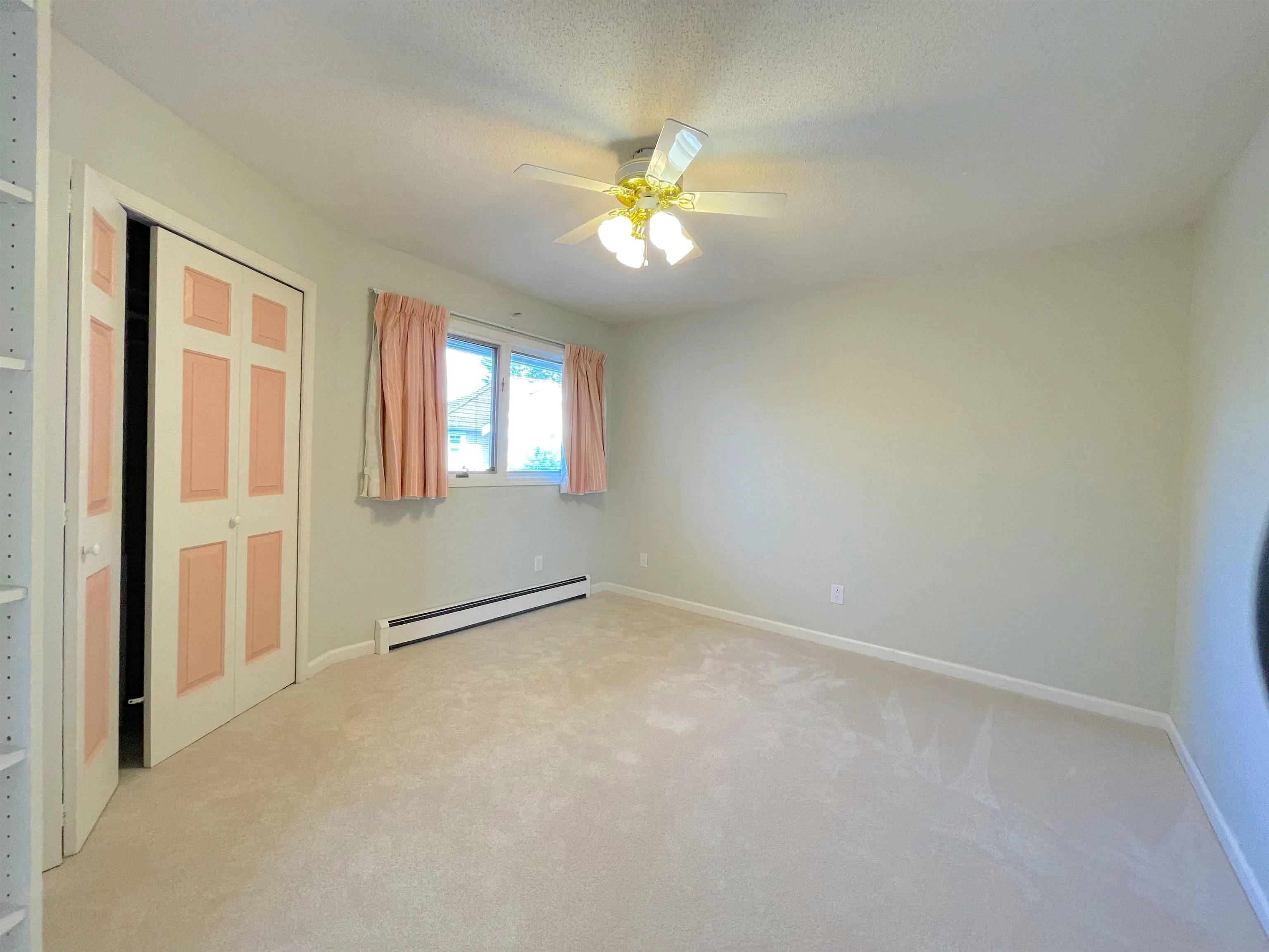 7371 Sunnymede Crescent
