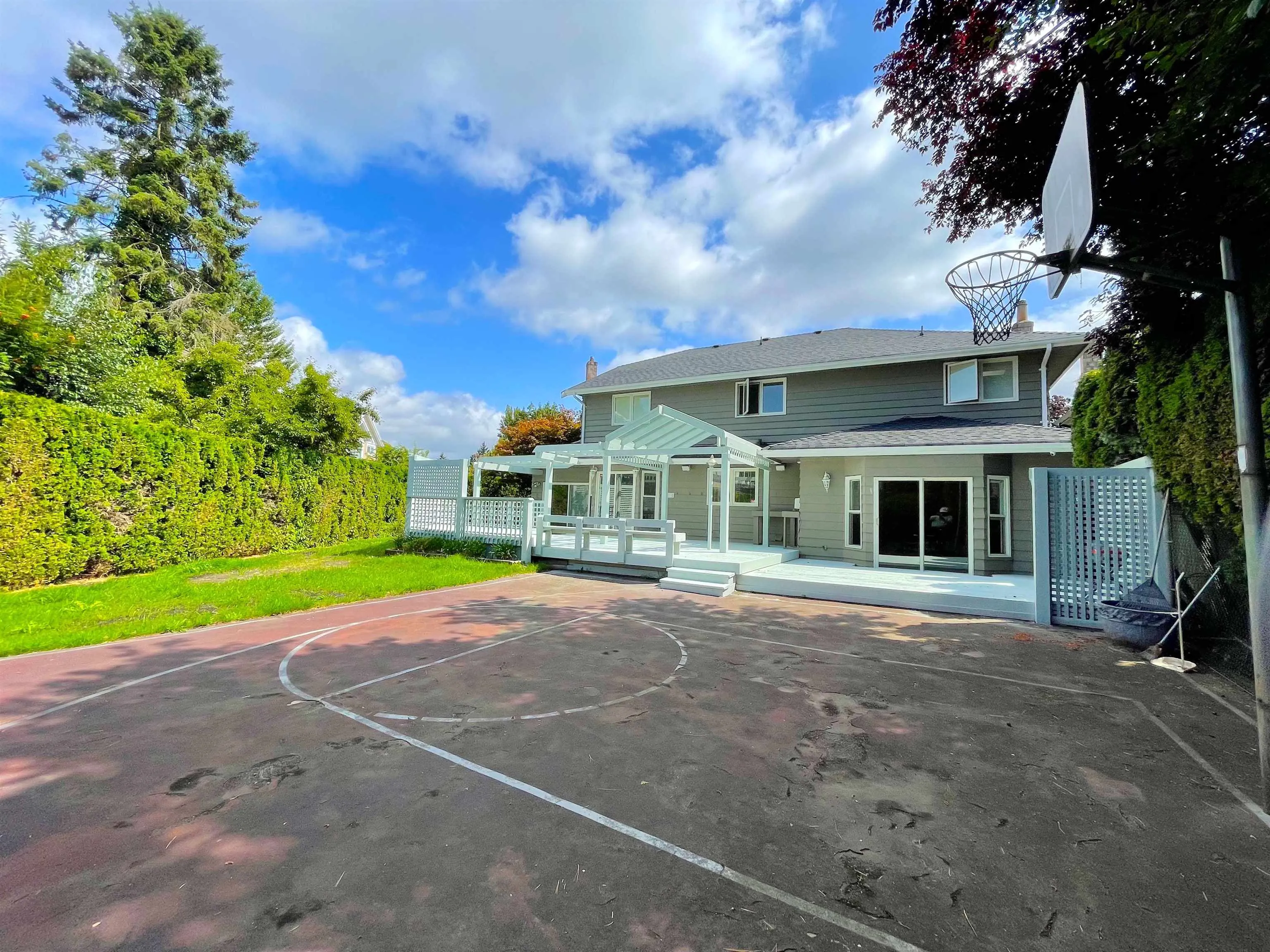 7371 Sunnymede Crescent