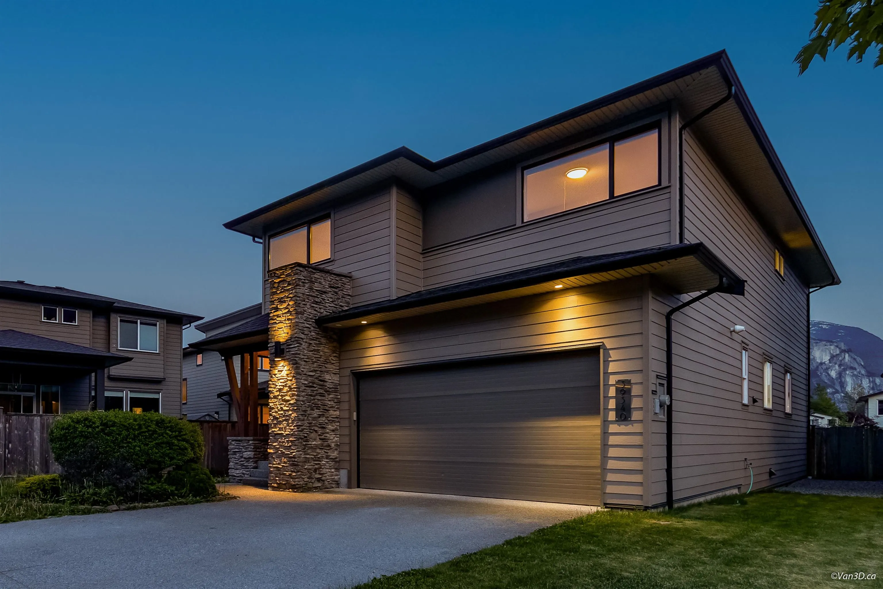 39340 Falcon Crescent