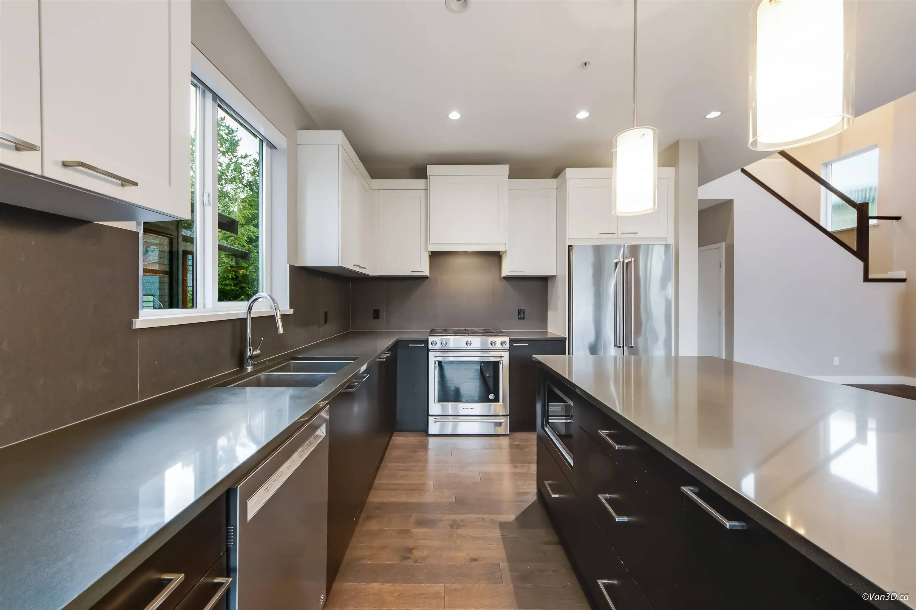 39340 Falcon Crescent