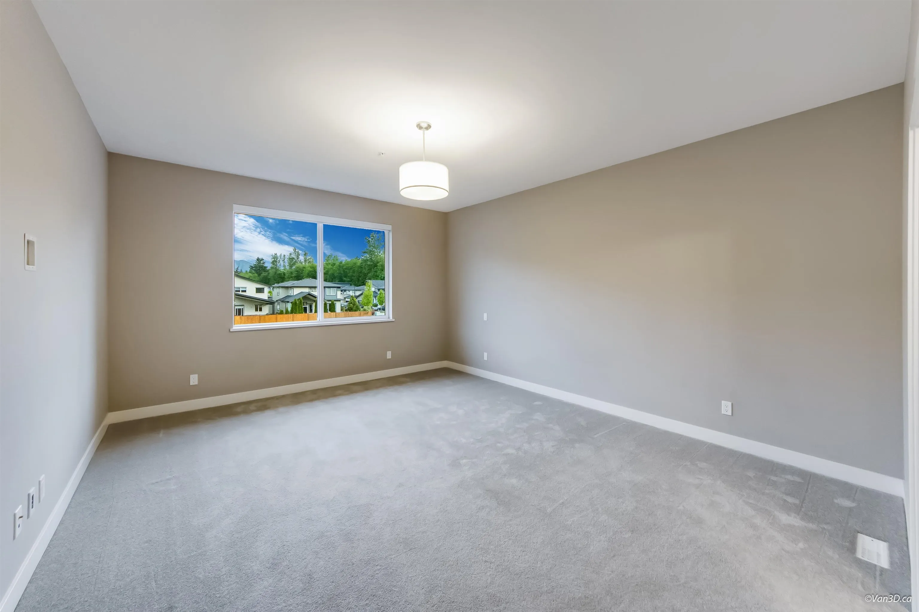 39340 Falcon Crescent