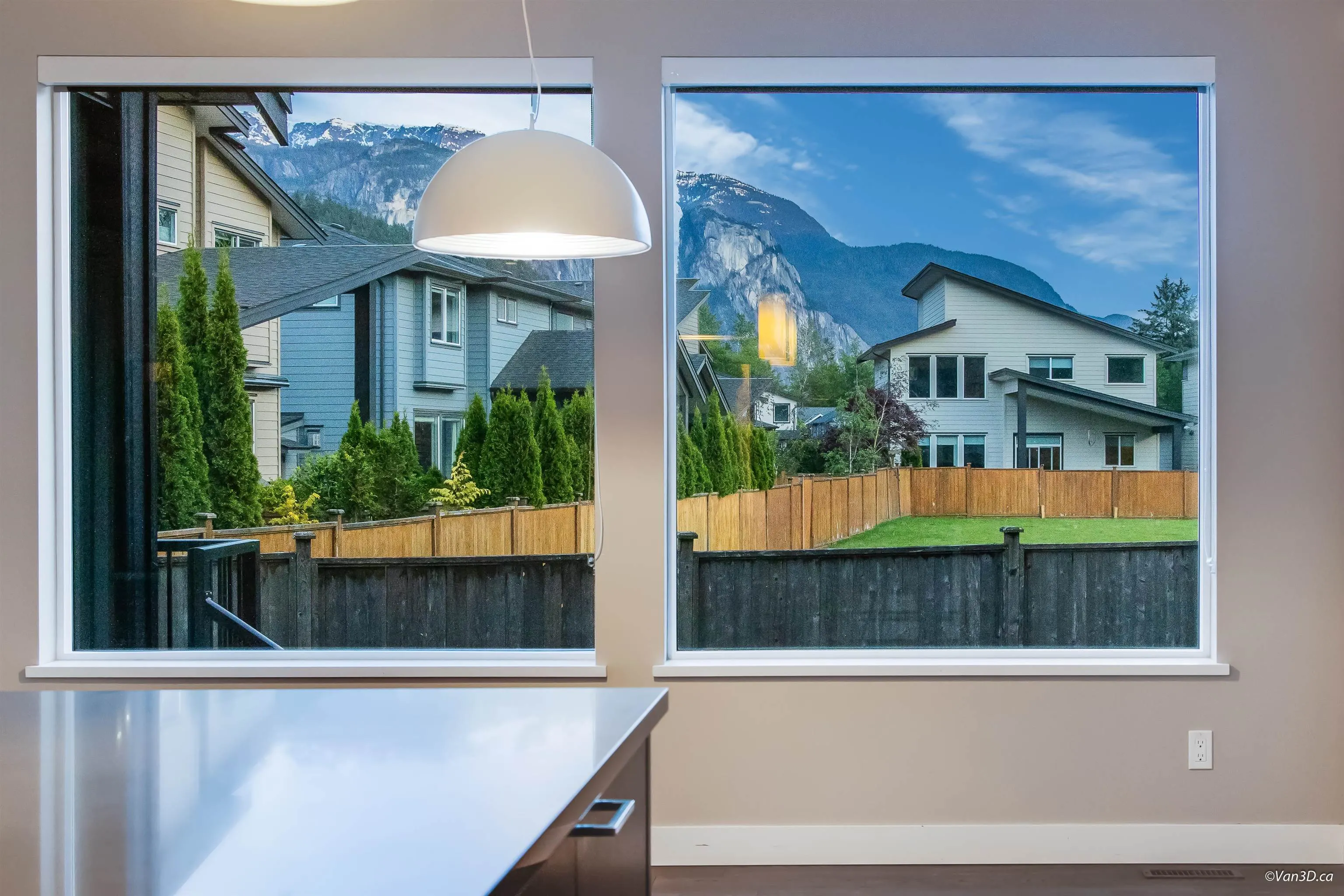 39340 Falcon Crescent