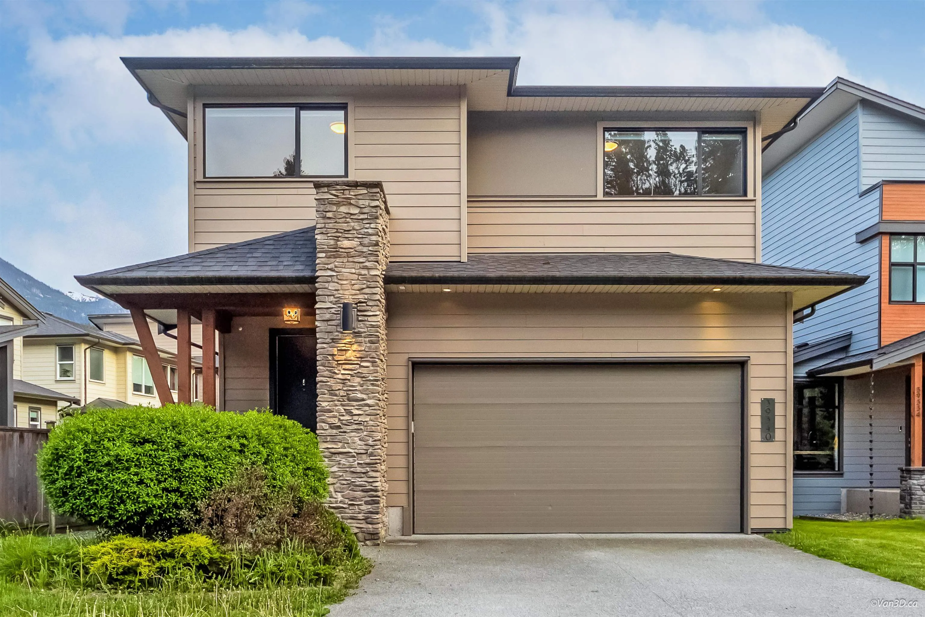39340 Falcon Crescent