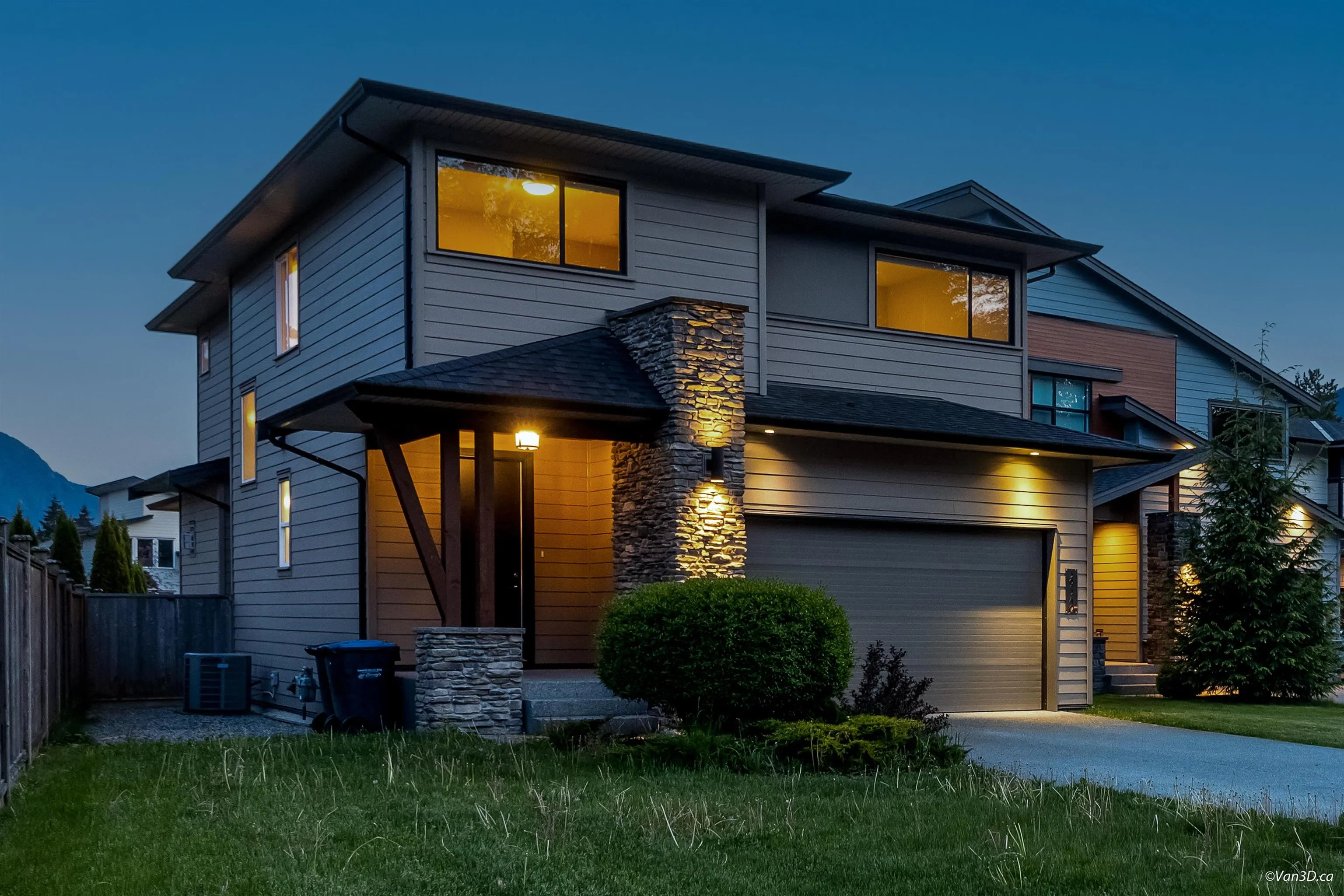 39340 Falcon Crescent