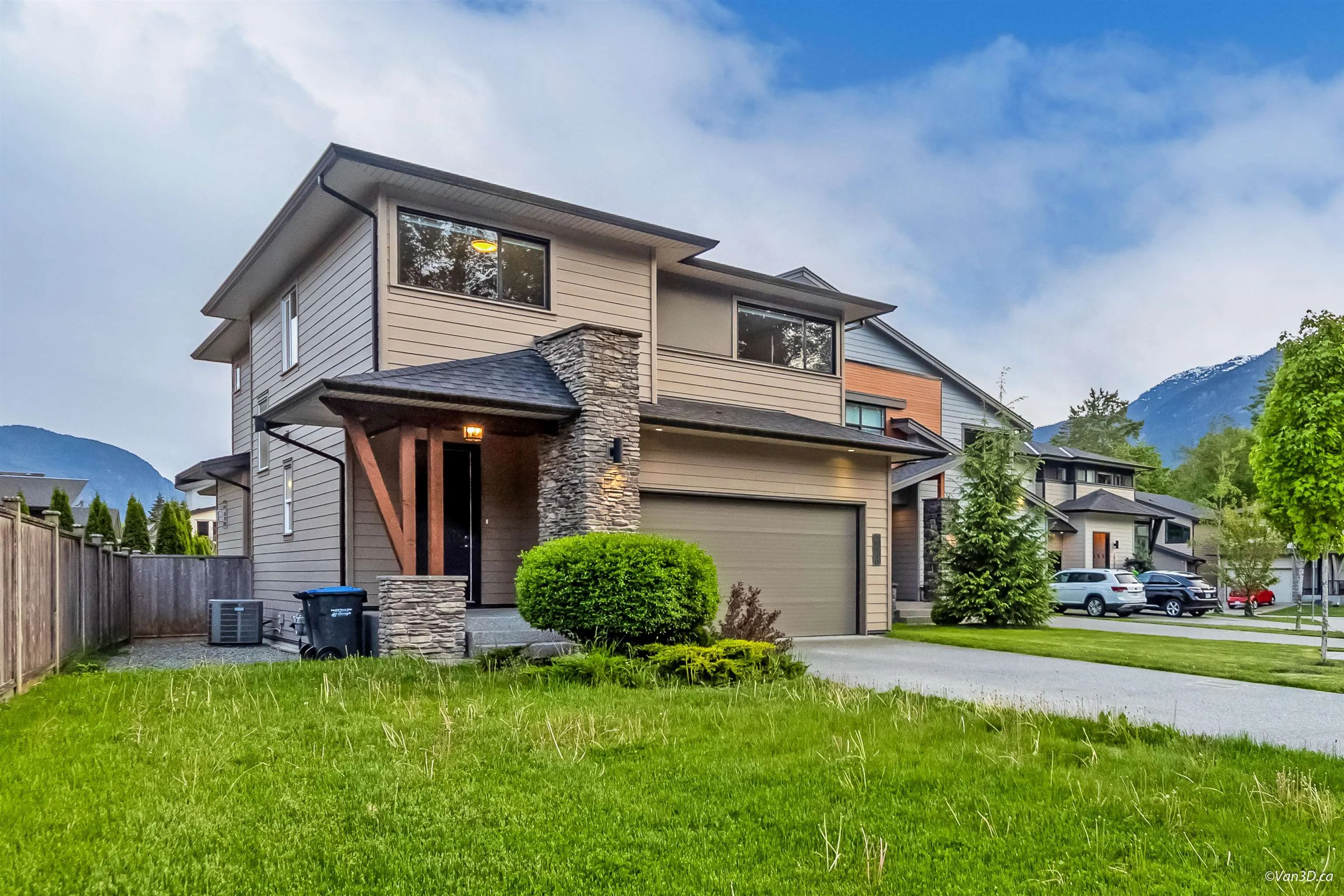 39340 Falcon Crescent
