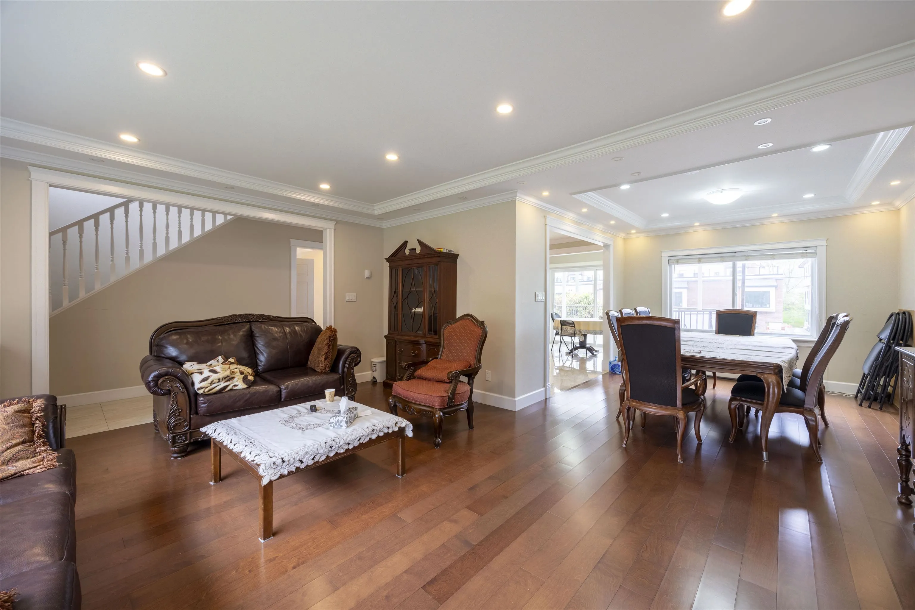915 W 33rd Avenue