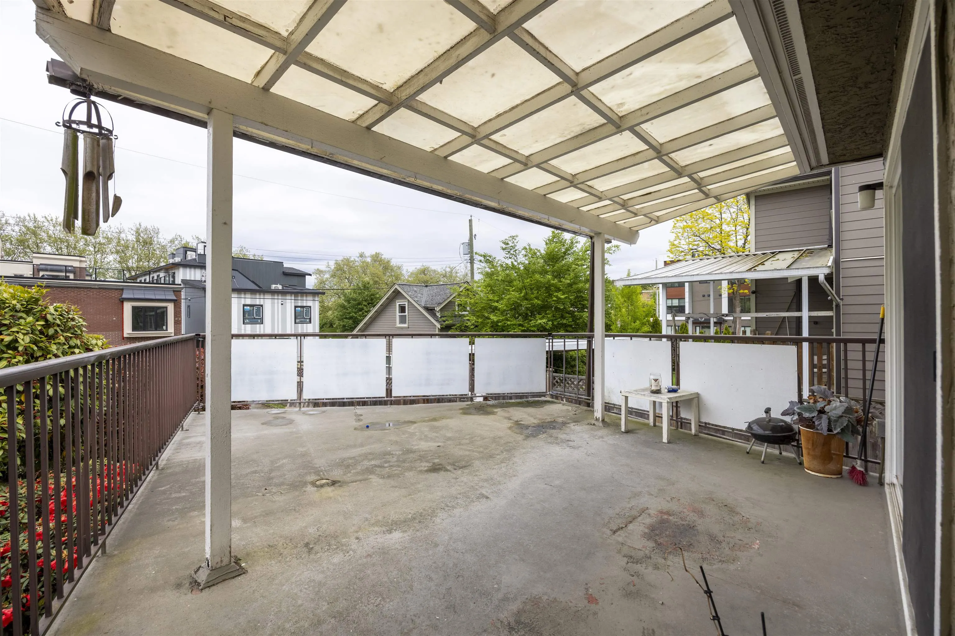915 W 33rd Avenue