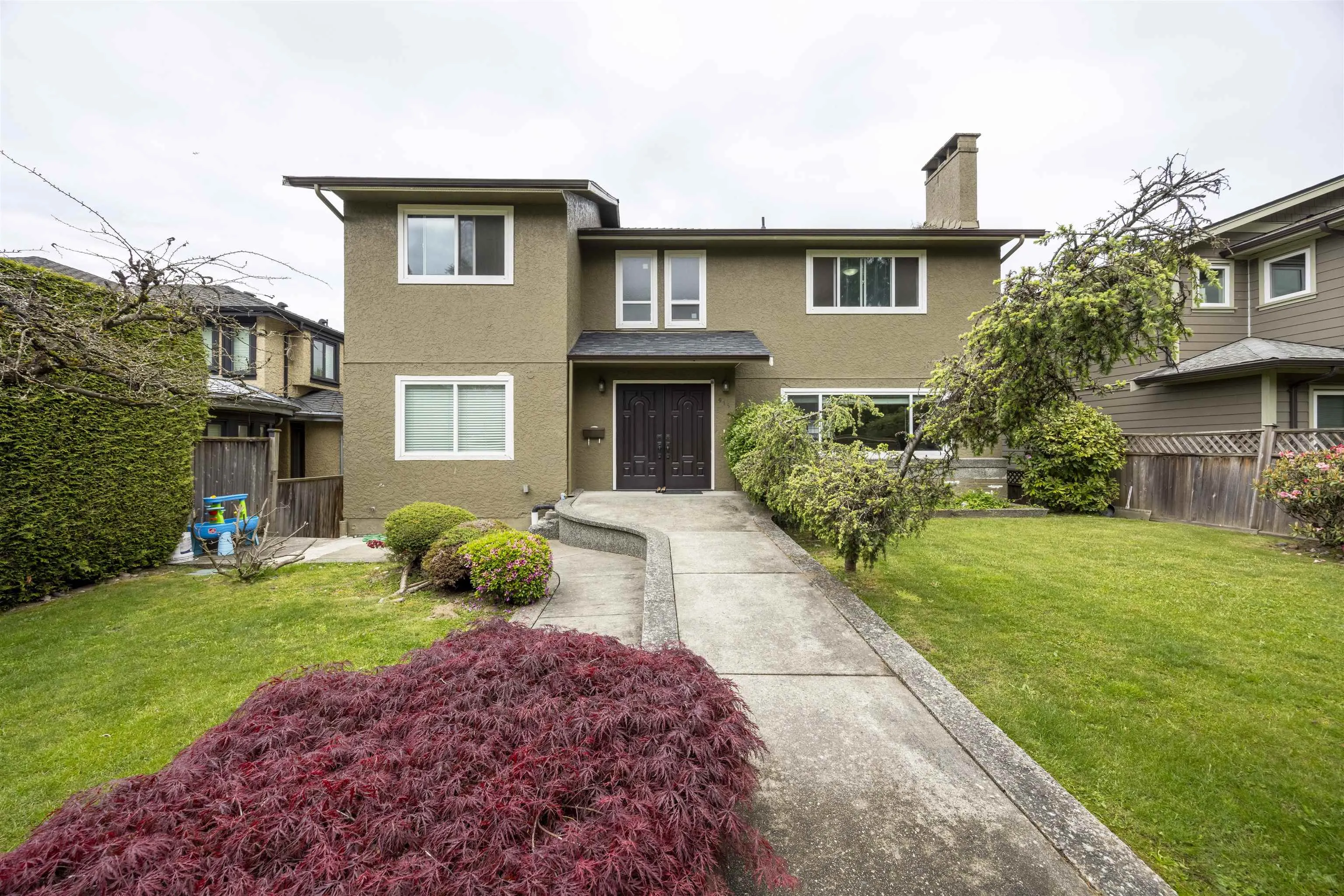 915 W 33rd Avenue
