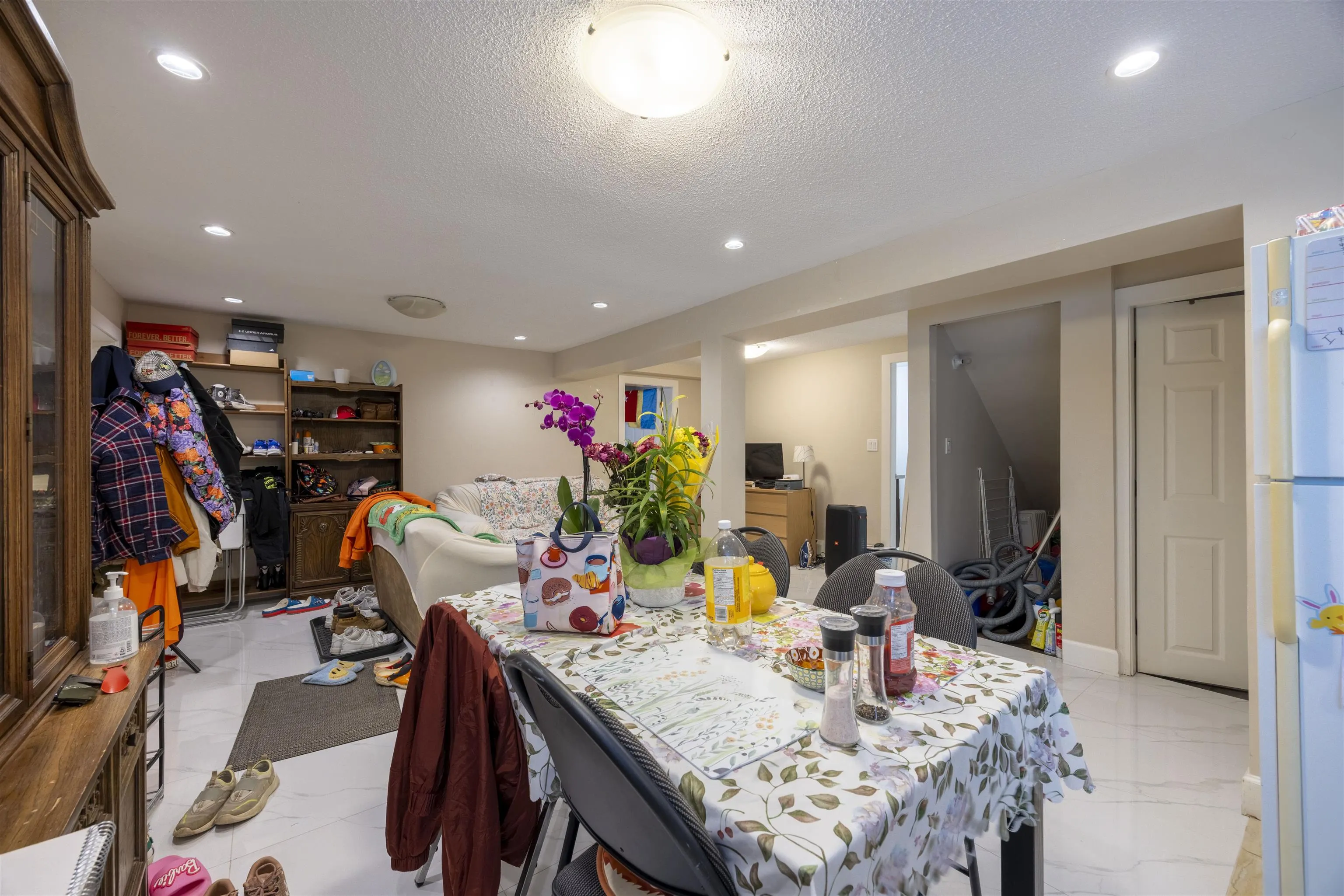 915 W 33rd Avenue