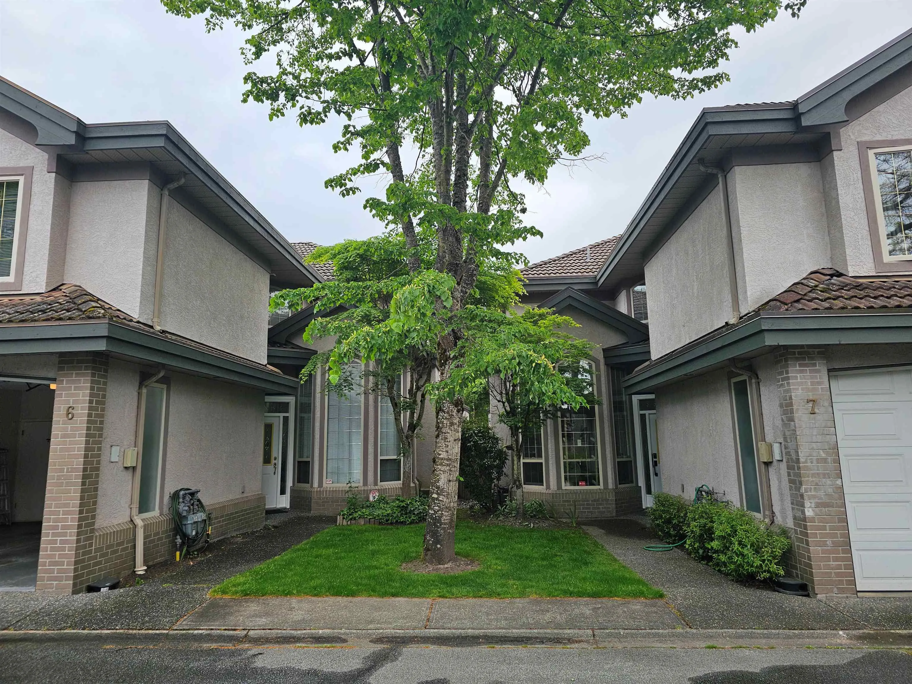6 8693 No. 3 Road