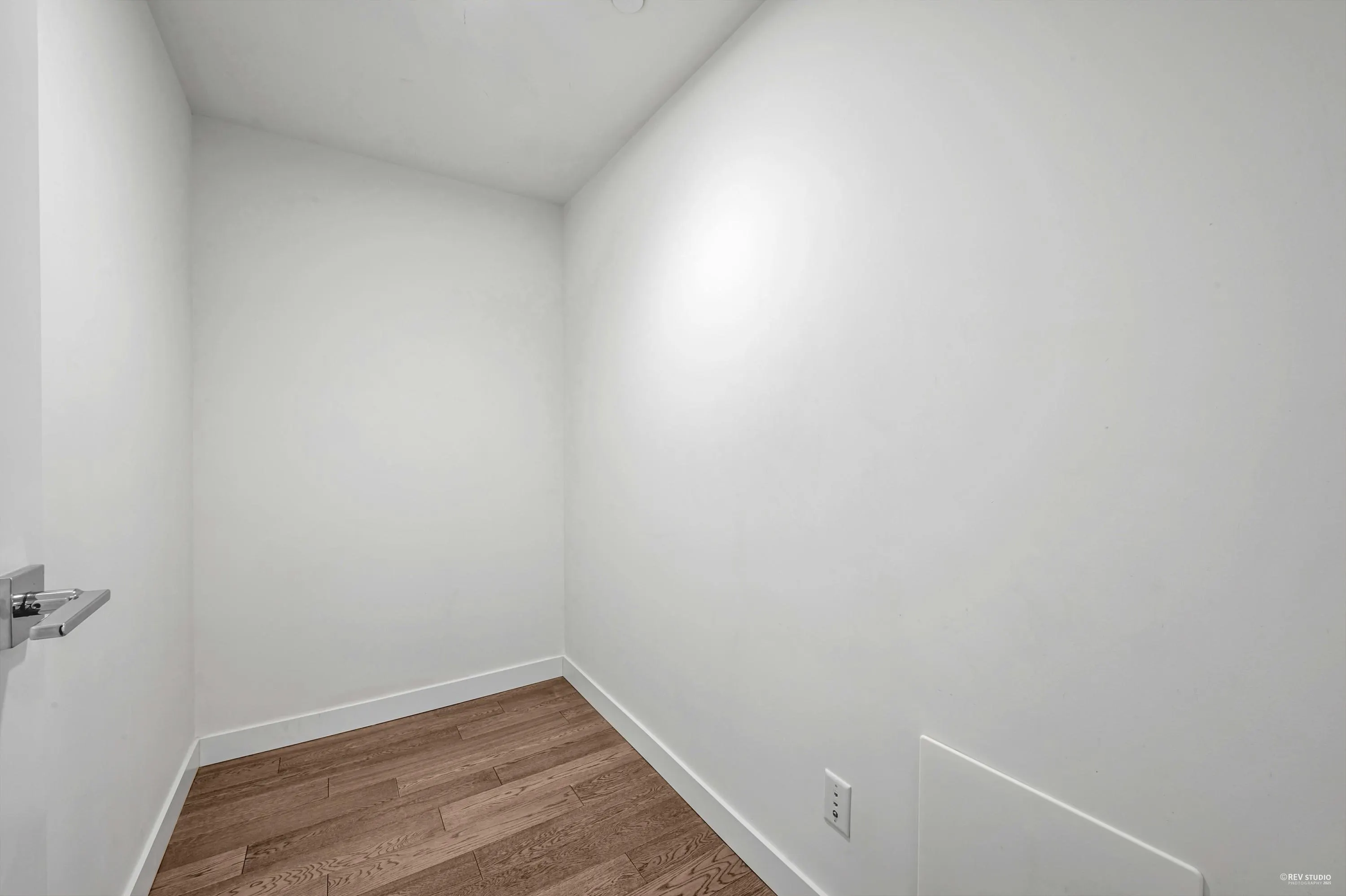 303 5077 Cambie Street