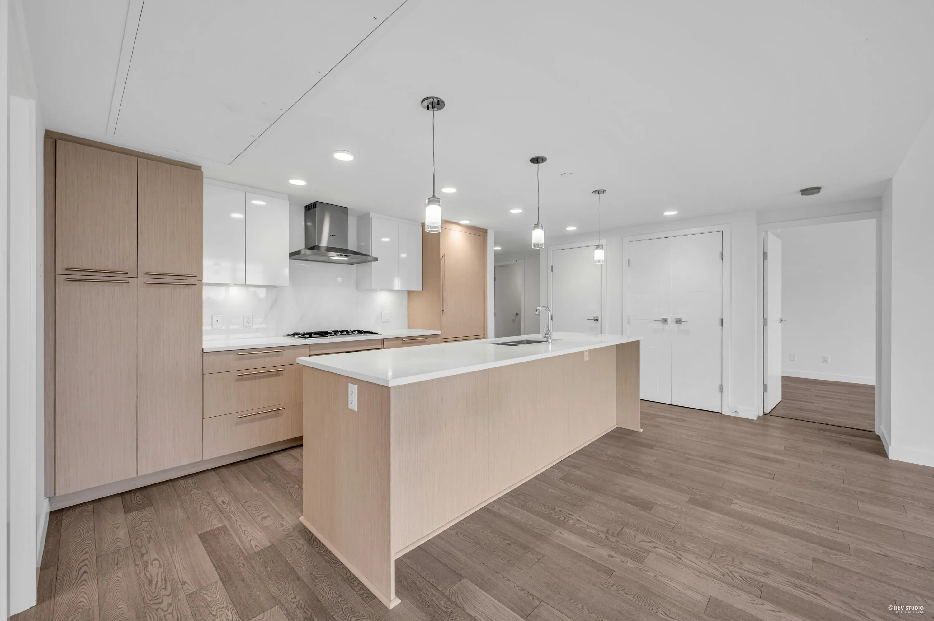 303 5077 Cambie Street