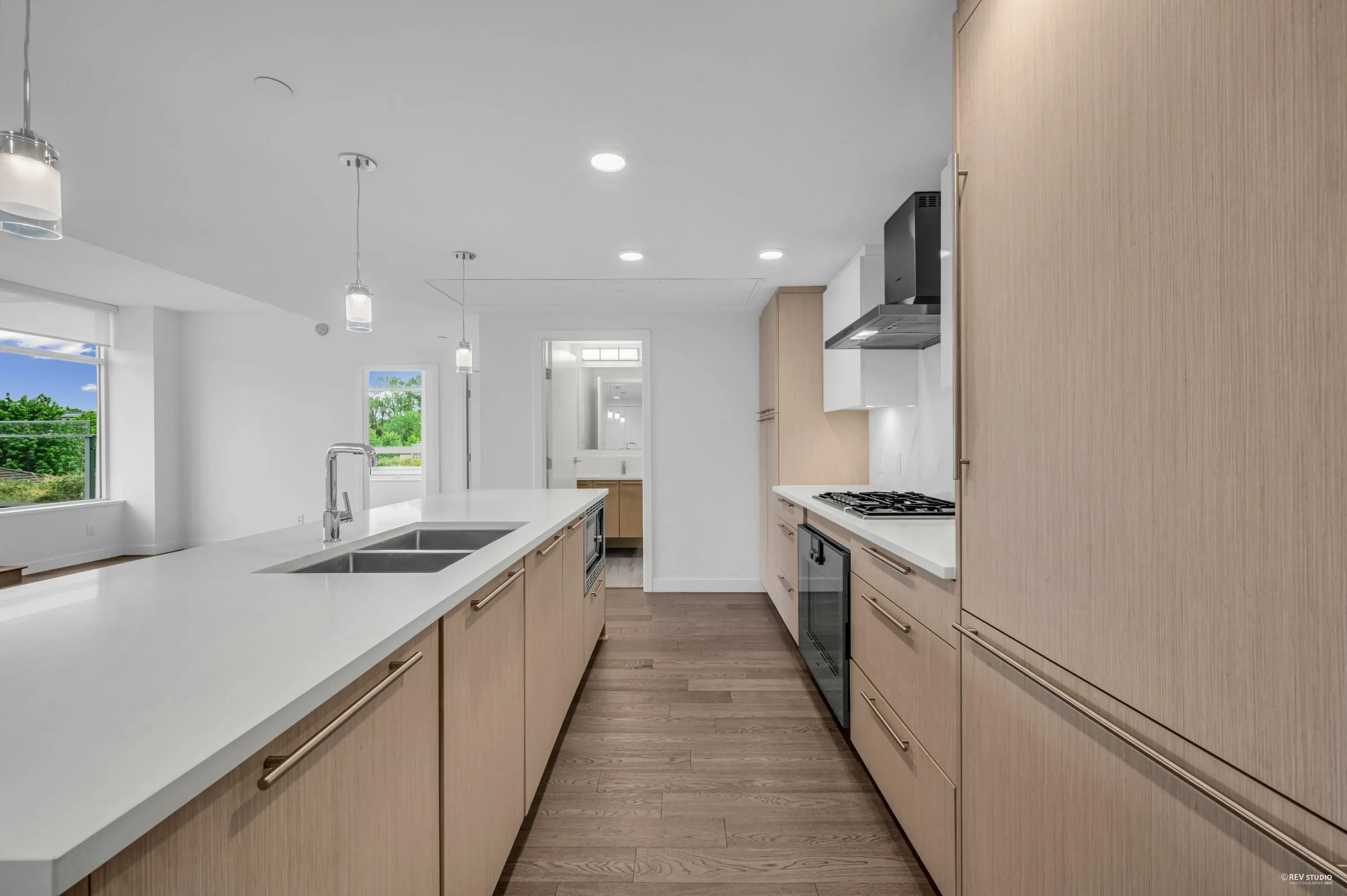 303 5077 Cambie Street