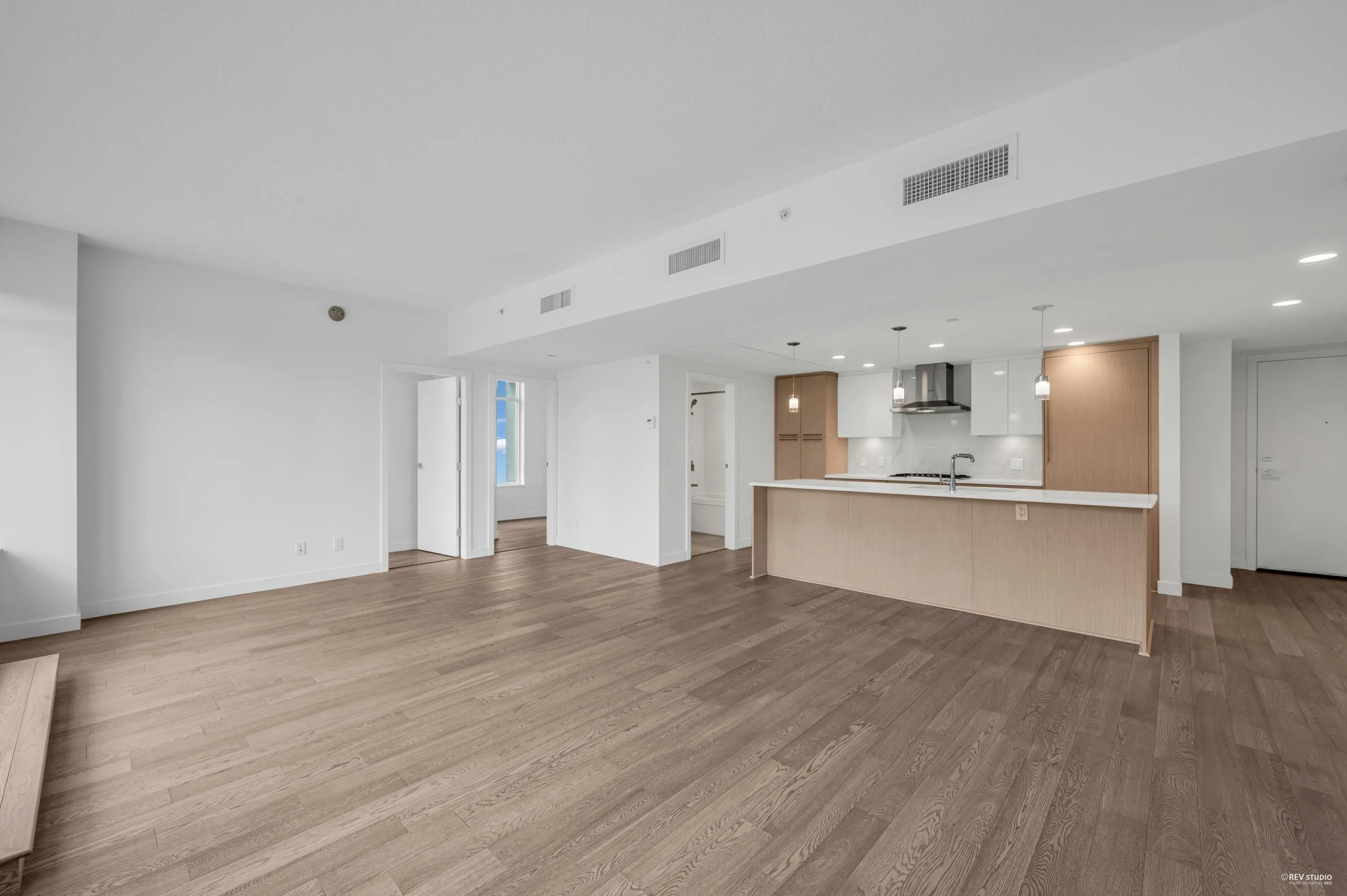 303 5077 Cambie Street
