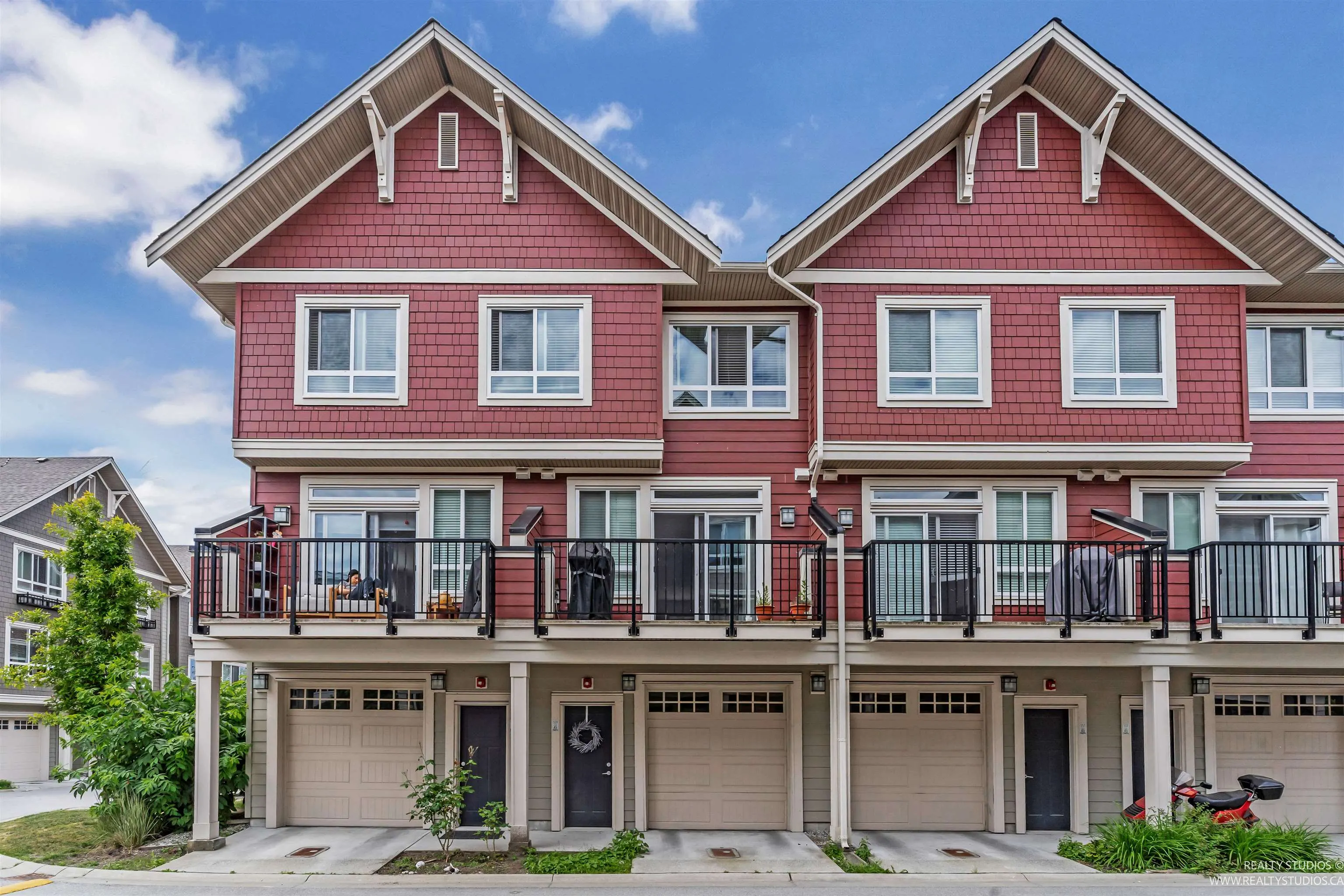 559 4688 Hawk Lane