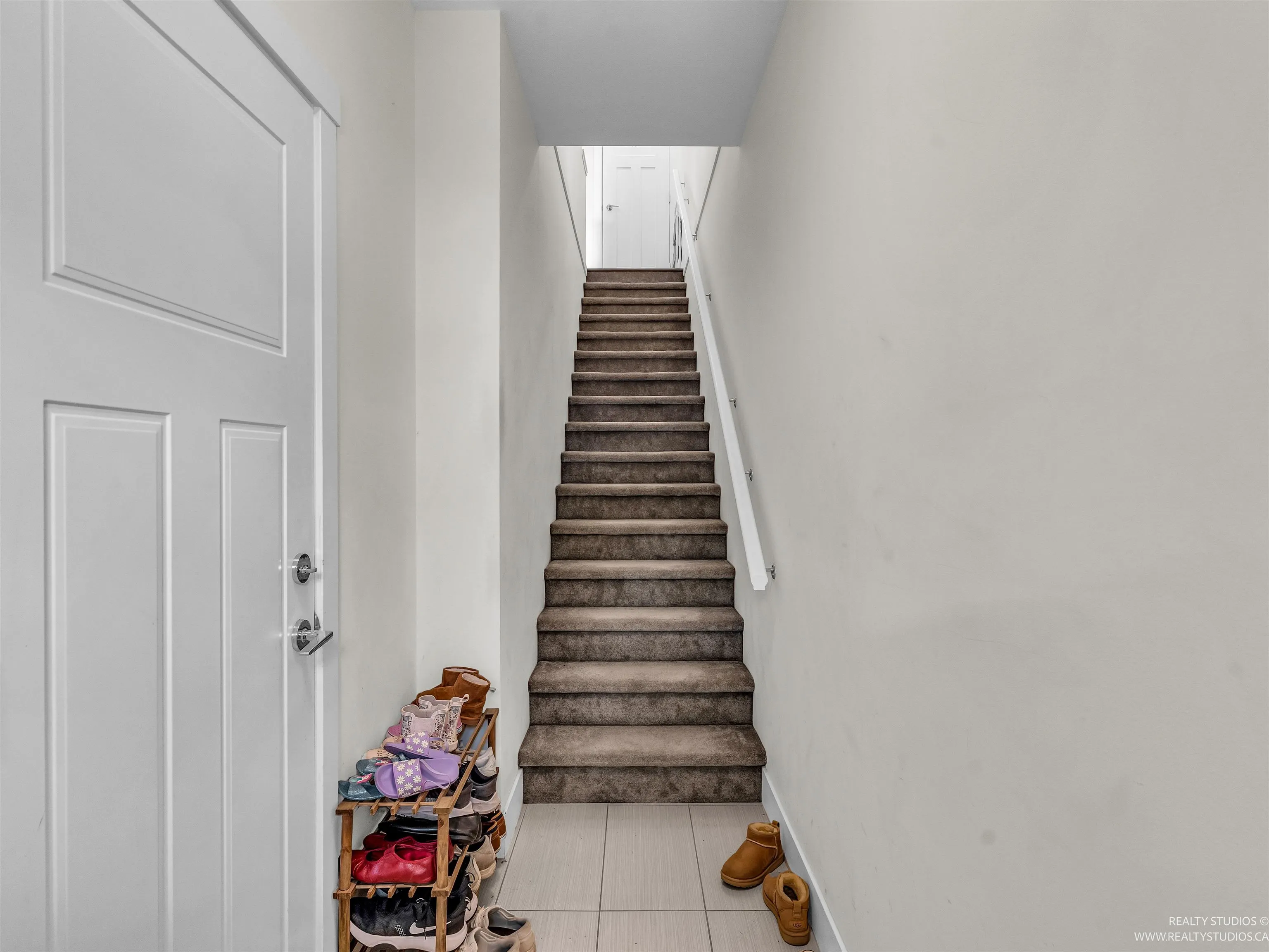 559 4688 Hawk Lane