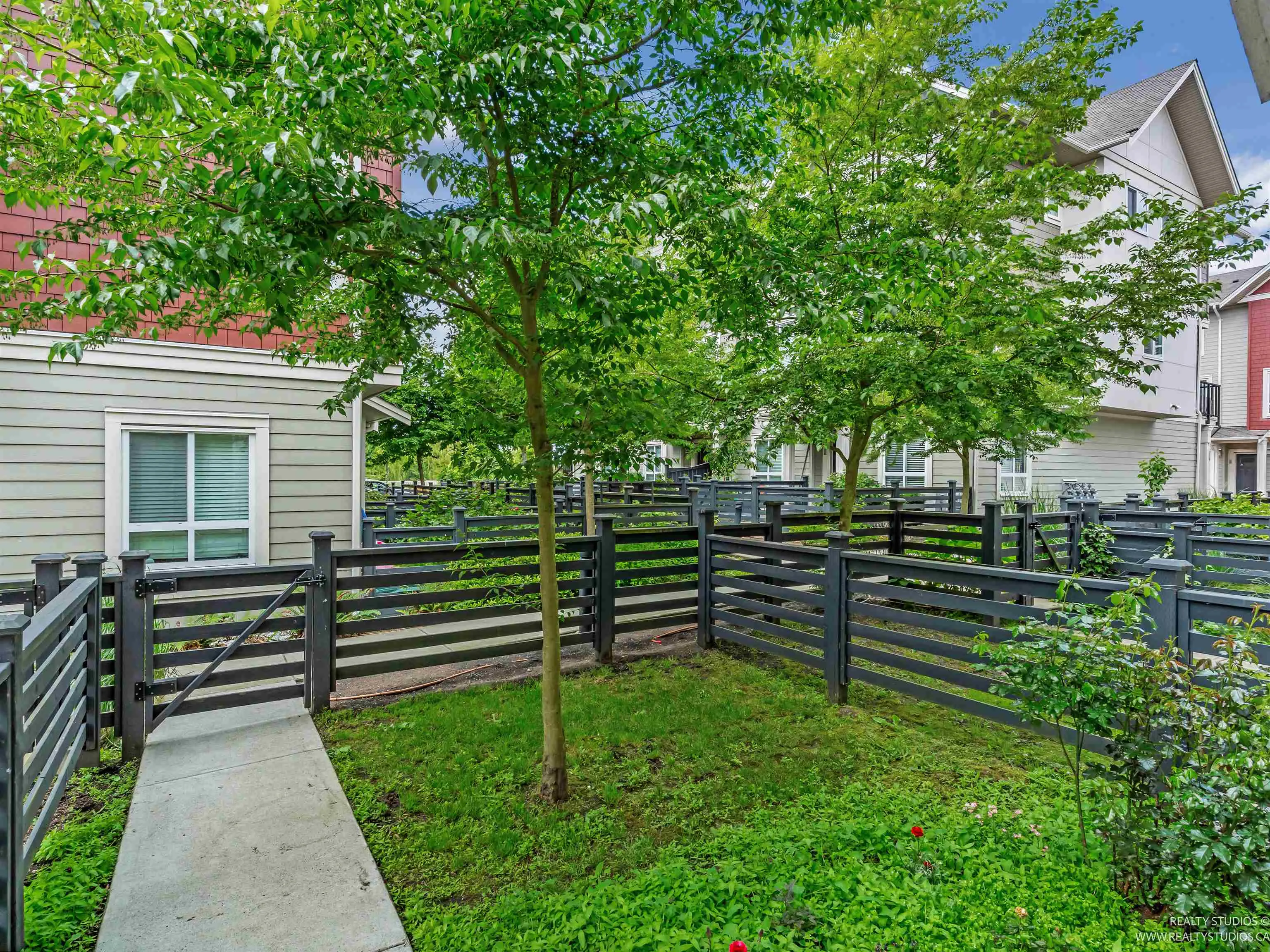 559 4688 Hawk Lane