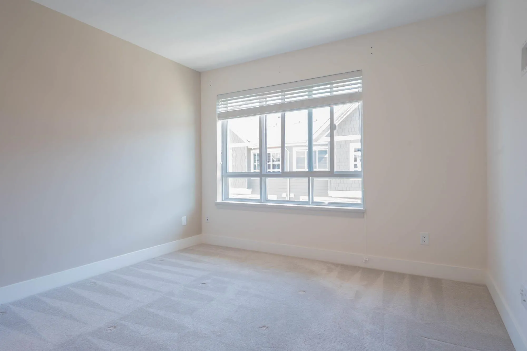 559 4688 Hawk Lane