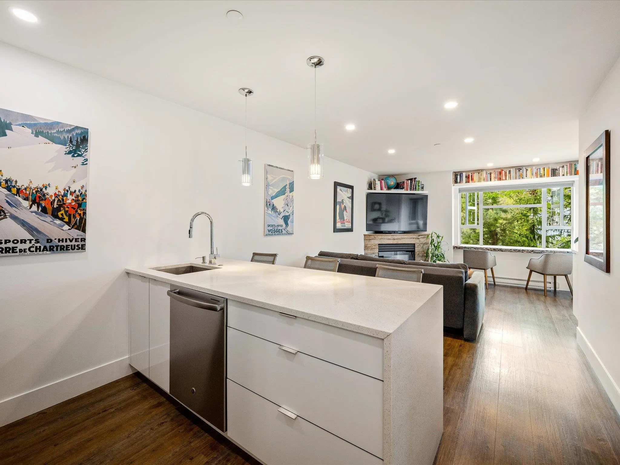 309 4360 Lorimer Road