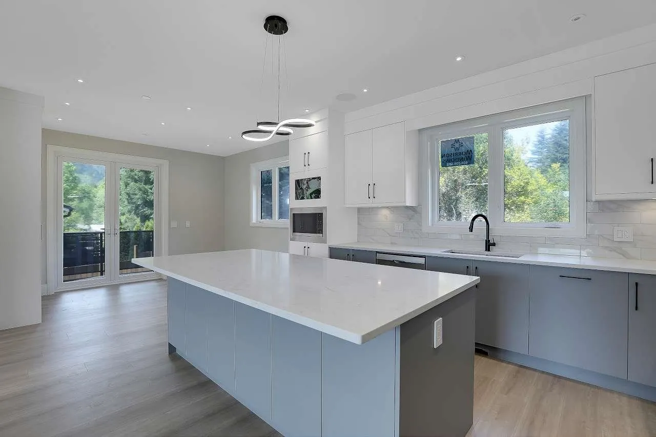 1137 Axen Road