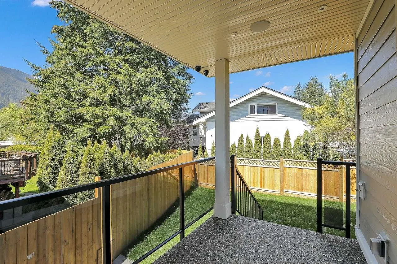 1137 Axen Road