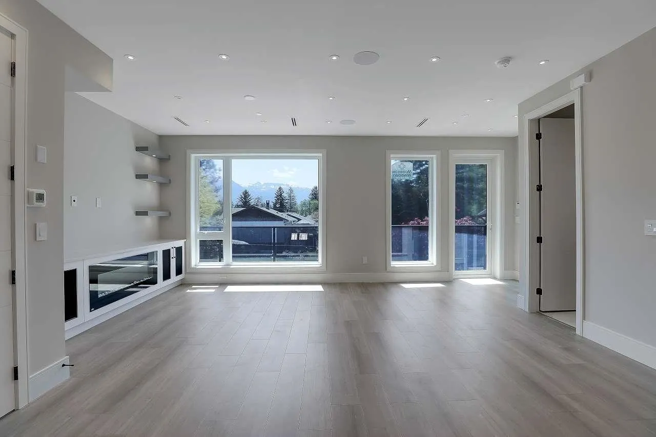 1137 Axen Road