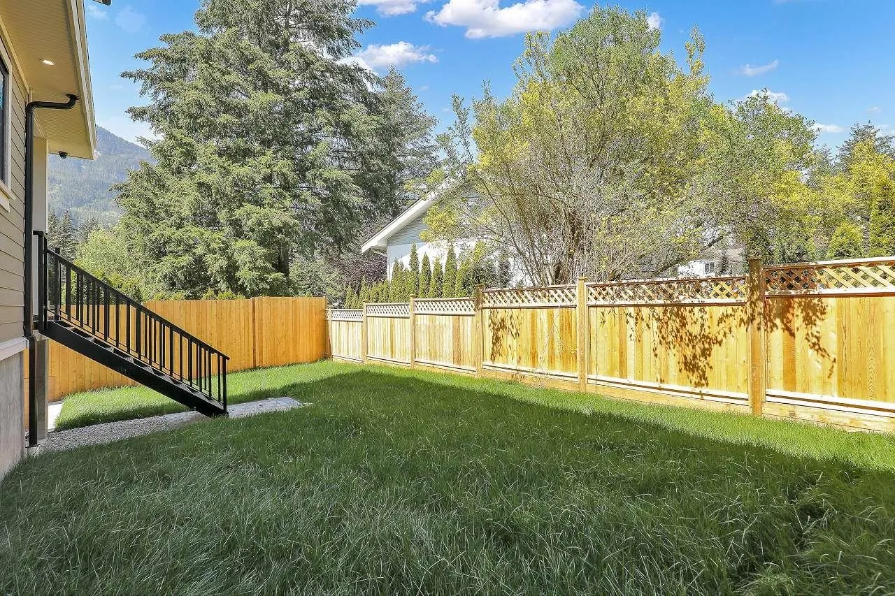 1137 Axen Road
