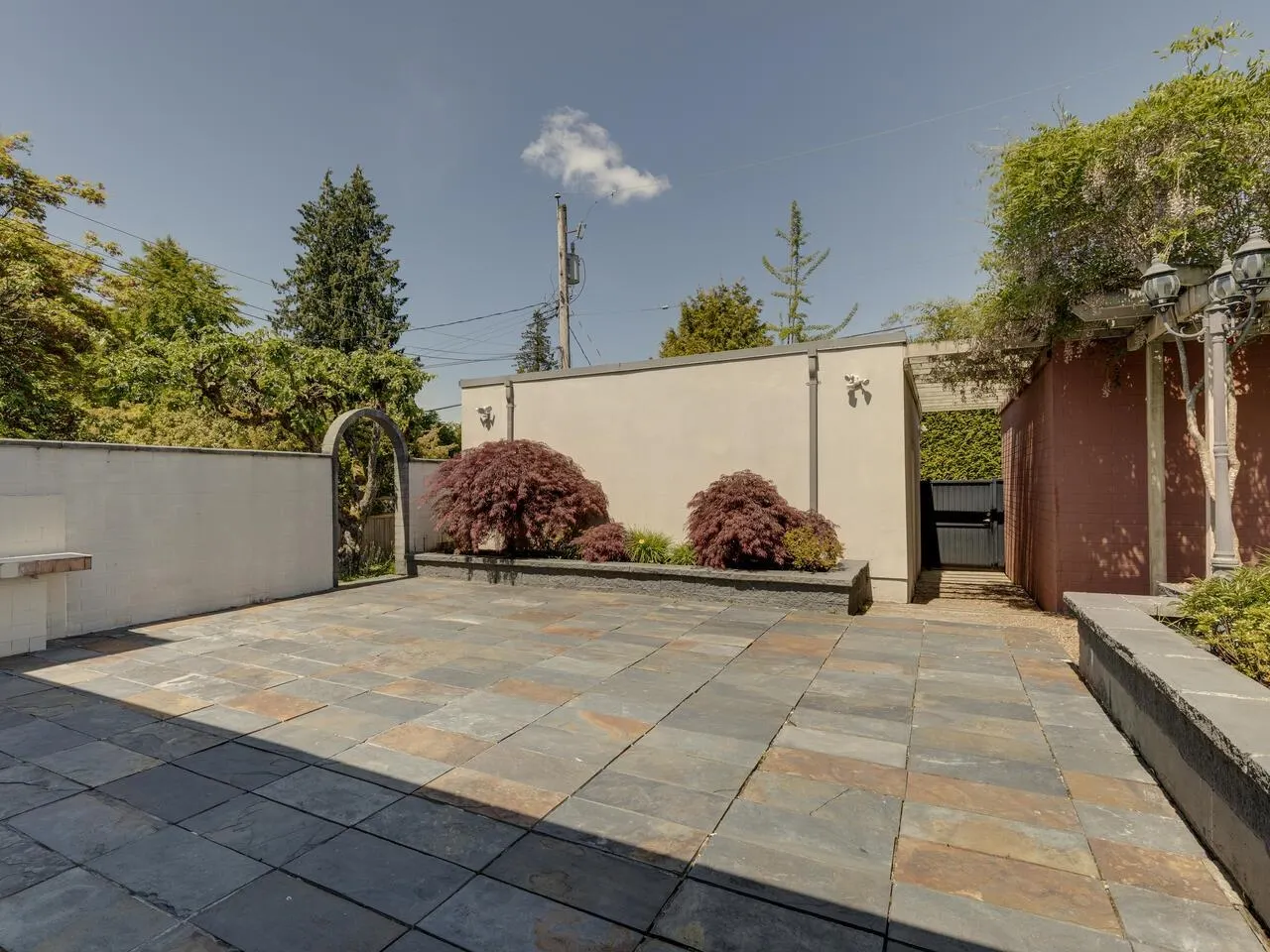 1529 W 33rd Avenue