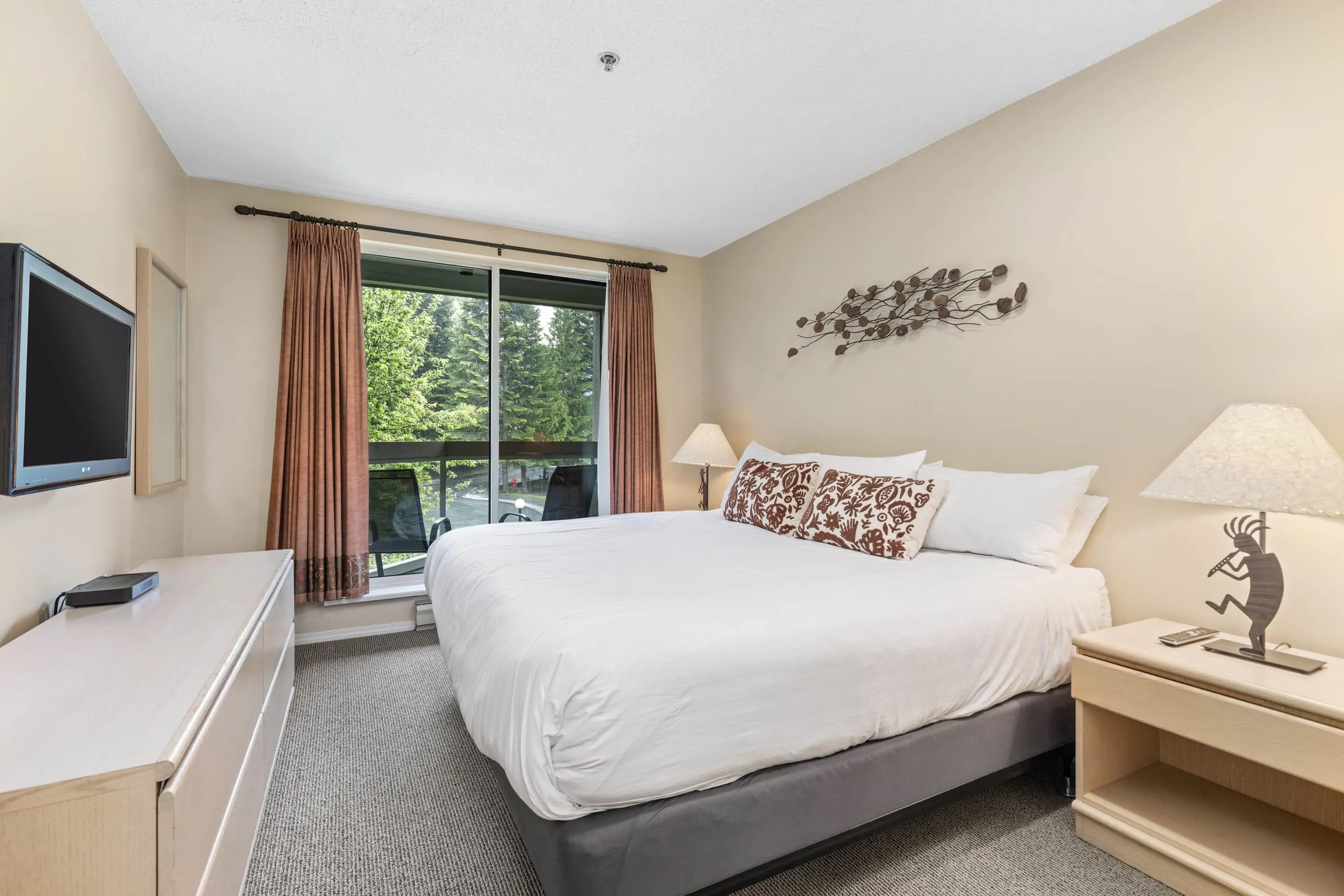 303/304 4905 Spearhead Place