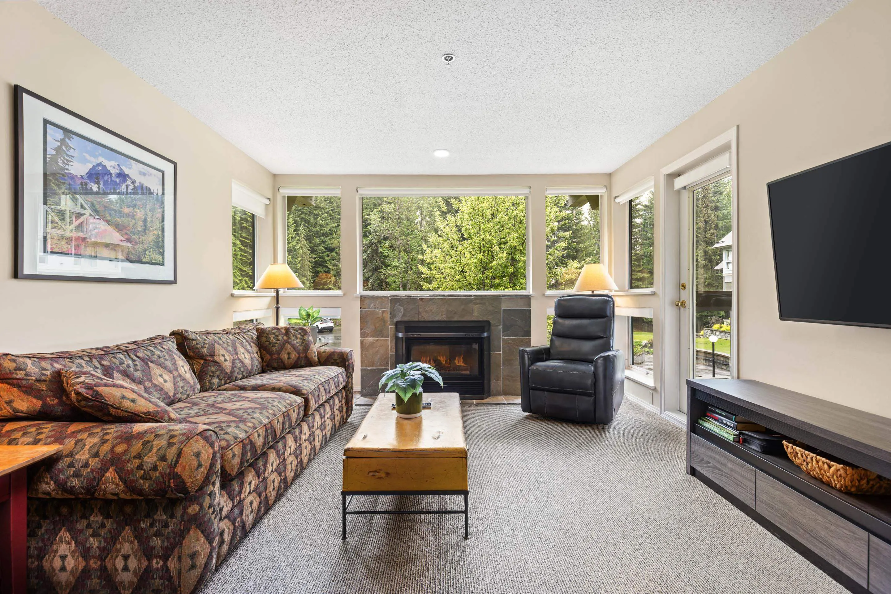 303/304 4905 Spearhead Place