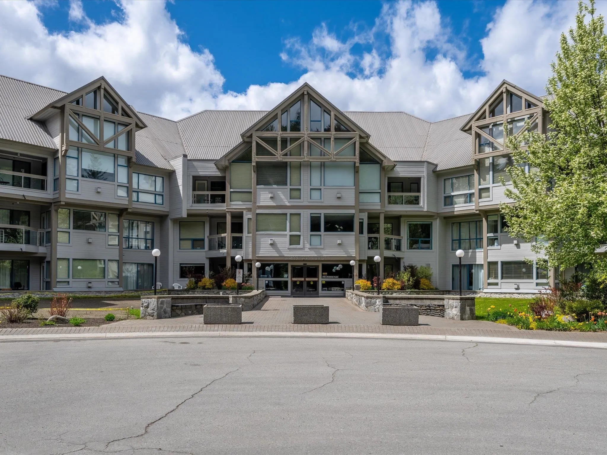 303/304 4905 Spearhead Place